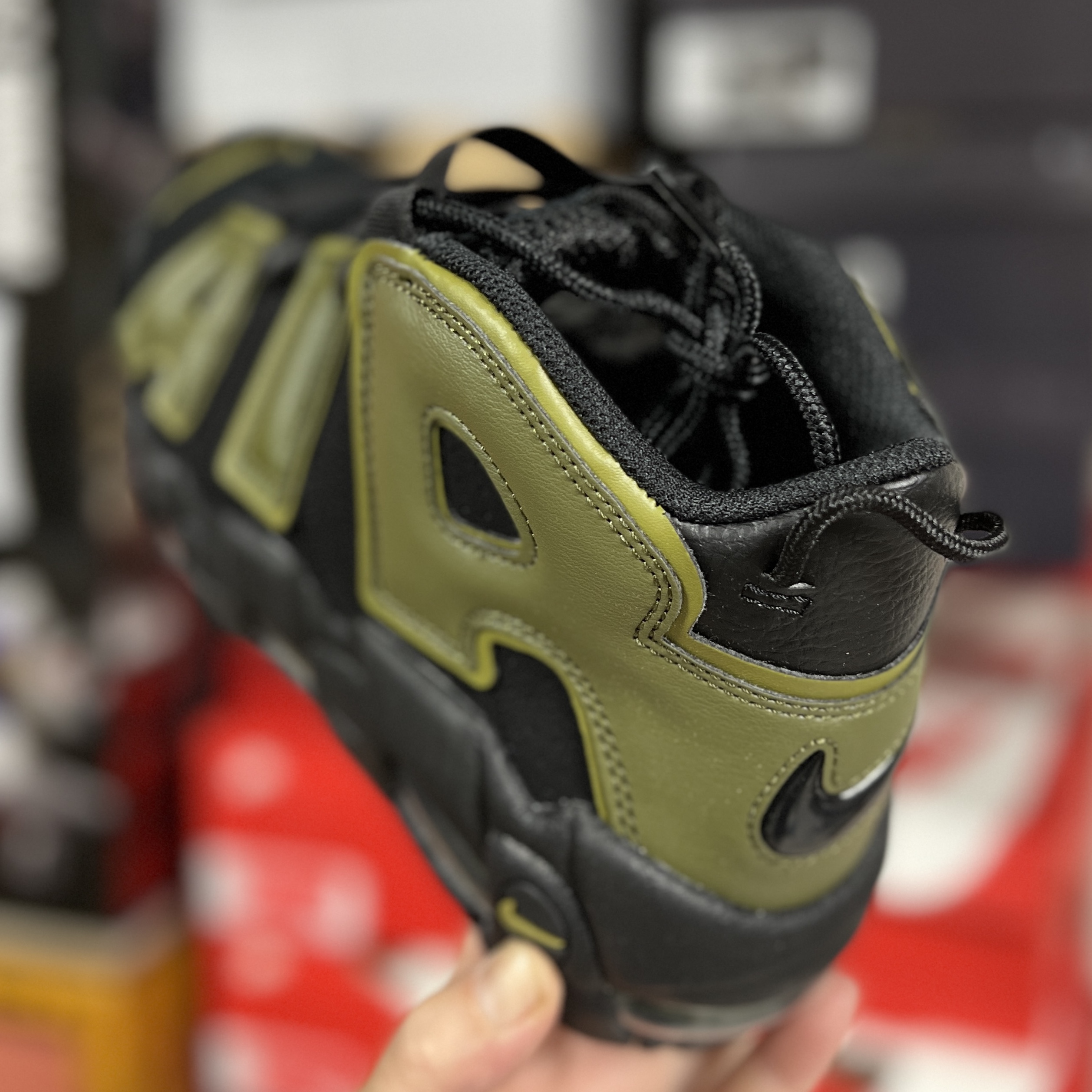 Nike Air More Uptempo 96 Rough Green 착용 스타일 - 2