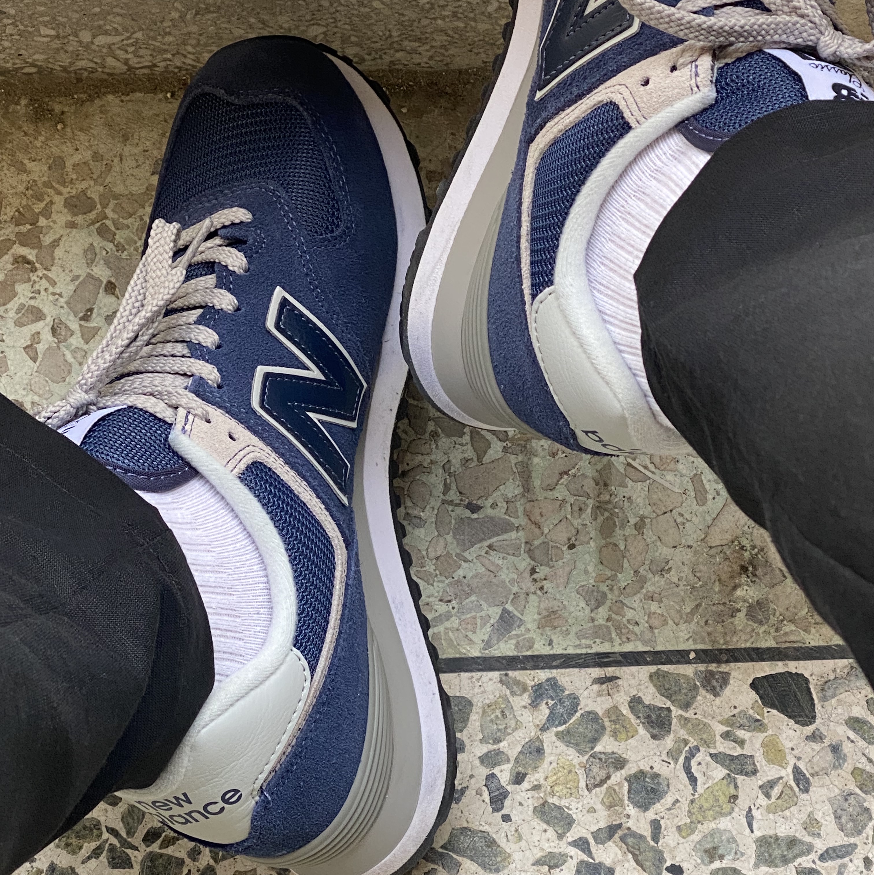 New Balance 574 Navy - D Standard 착용 스타일