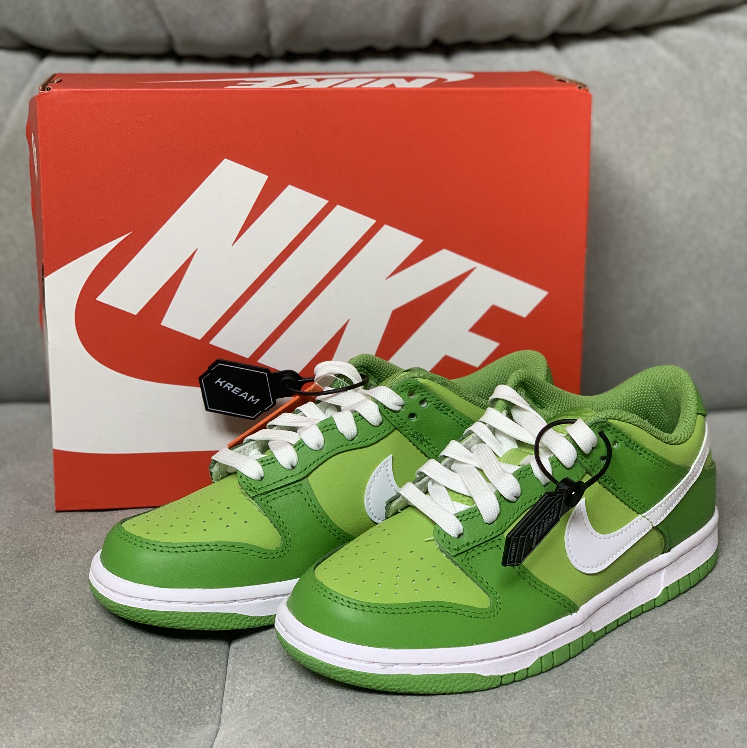 (GS) Nike Dunk Low Vivid Green 착용 스타일 - 2