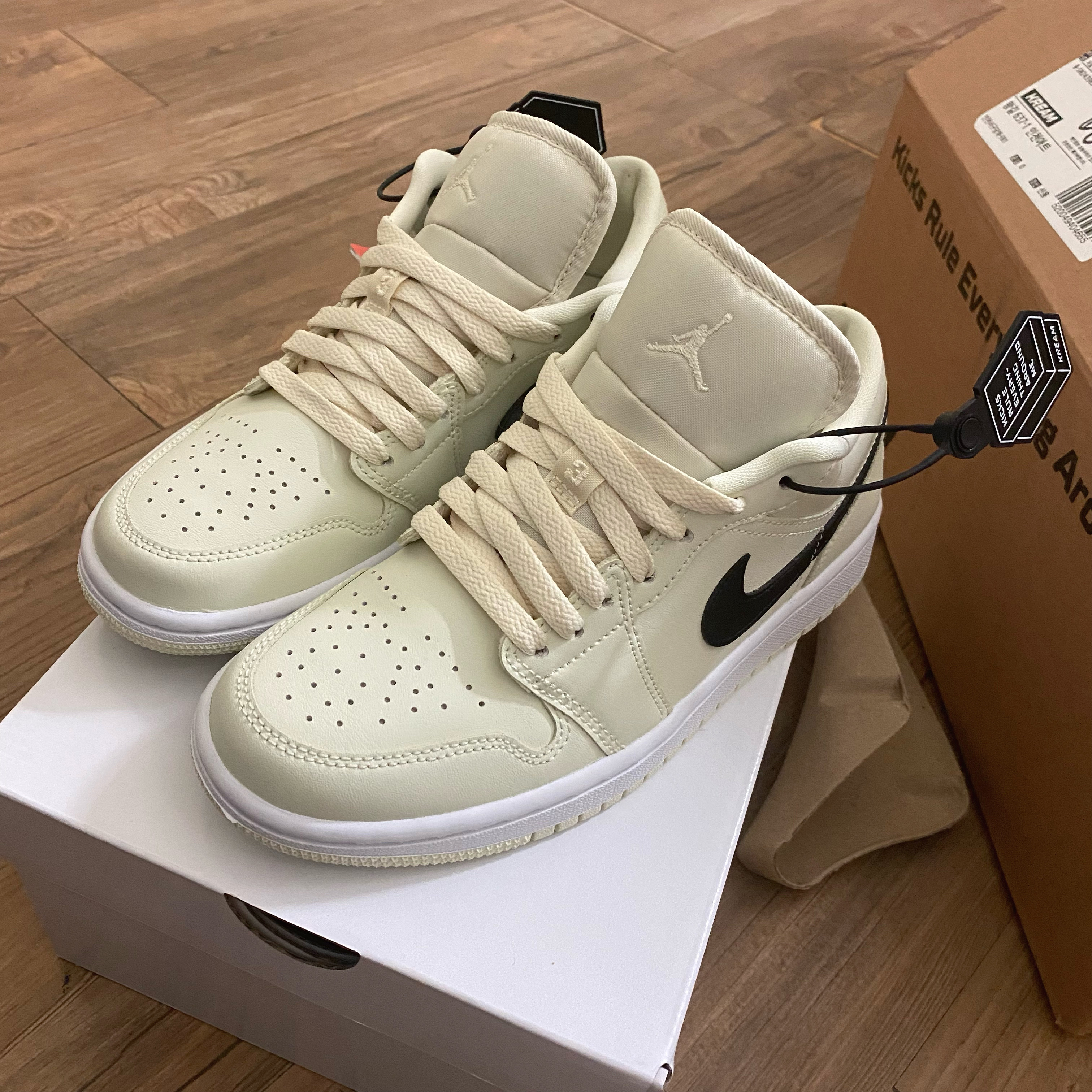 (W) Jordan 1 Low Coconut Milk 착용 스타일