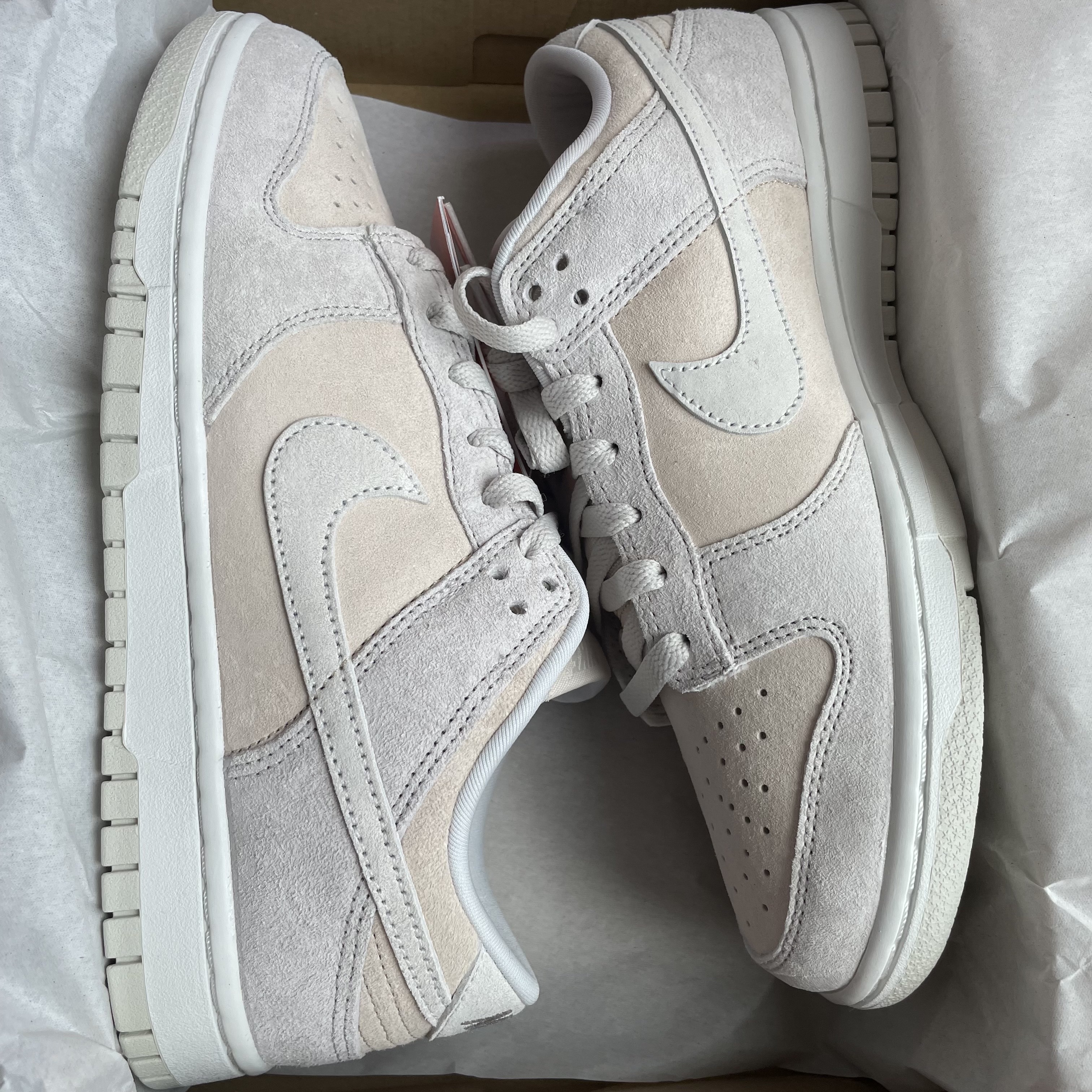 Nike Dunk Low Retro PRM Vast Grey 착용 스타일