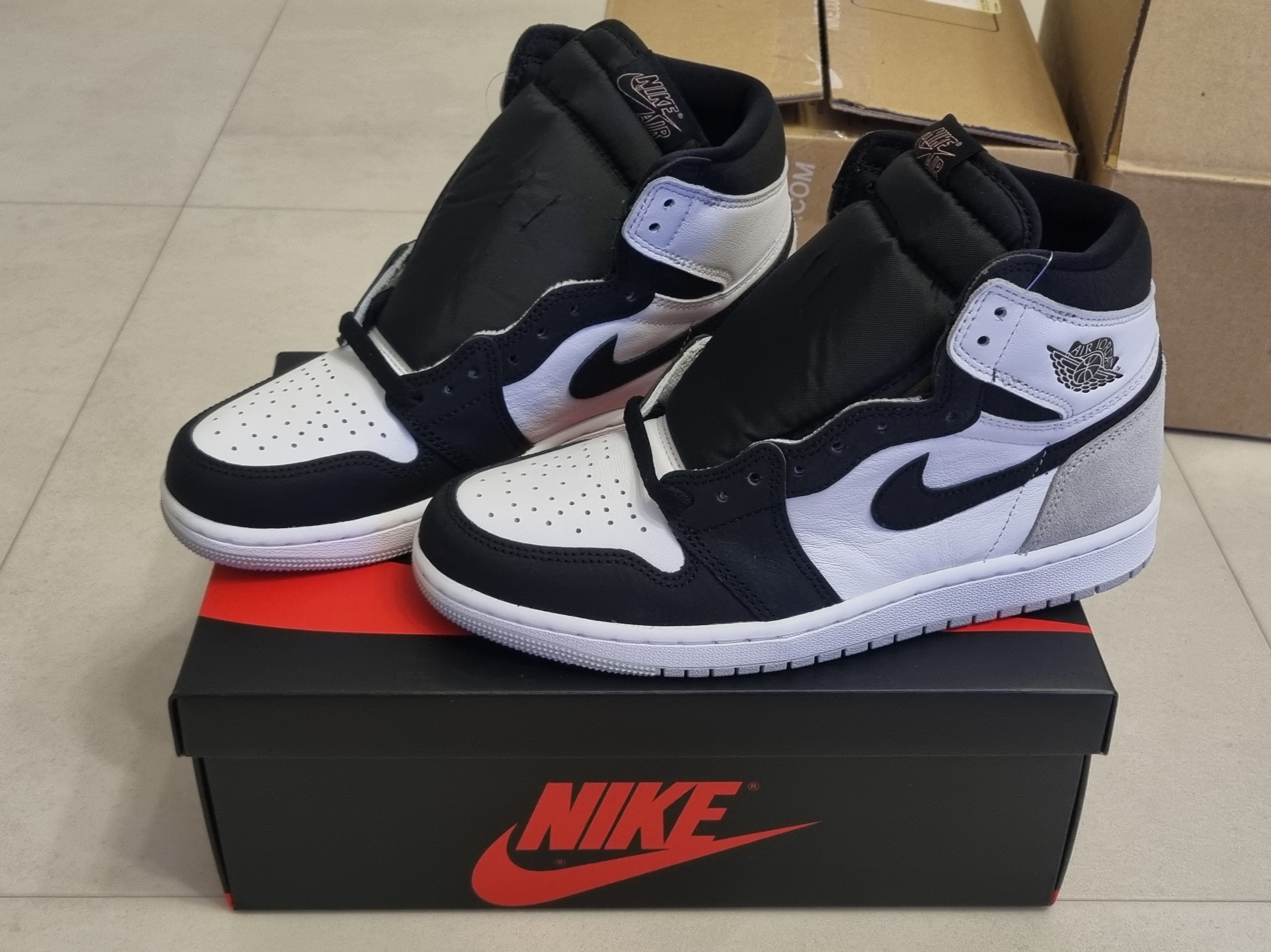 Jordan 1 Retro High OG Bleached Coral, (GS) Jordan 1 Retro High OG Bleached Coral 착용 스타일 - 2