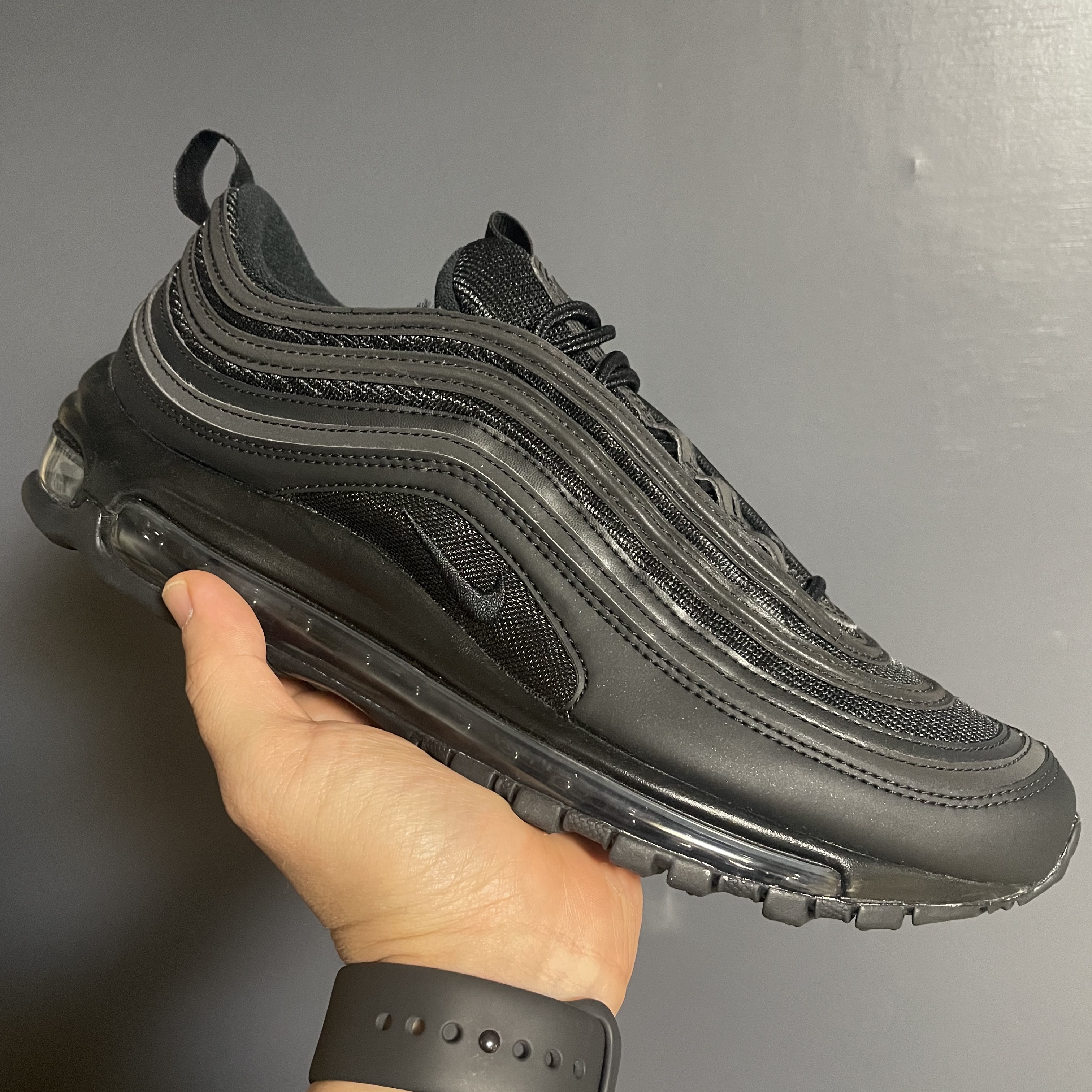 Nike Air Max 97 Triple Black 착용 스타일