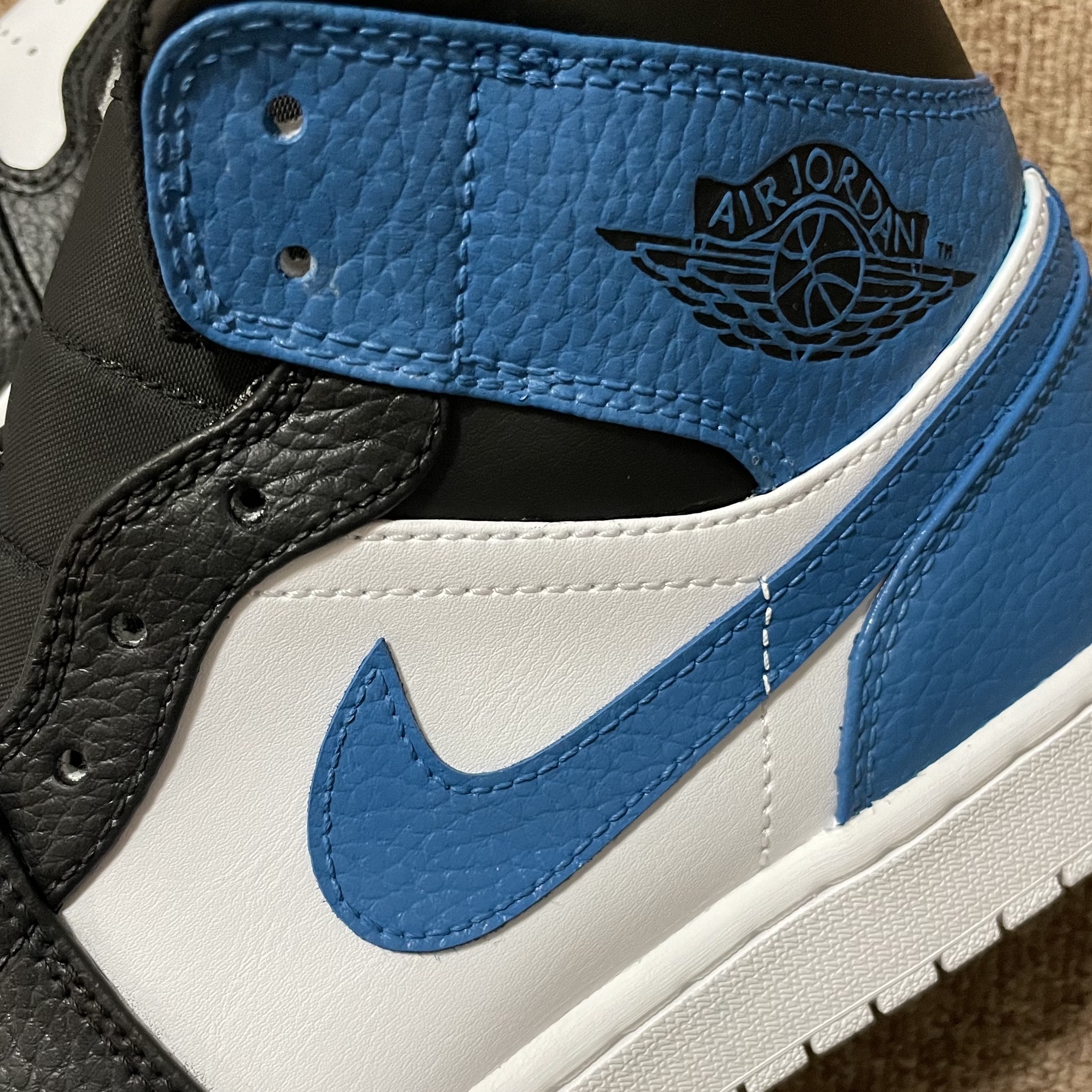 Jordan 1 Mid Triple White 착용 스타일 - 3