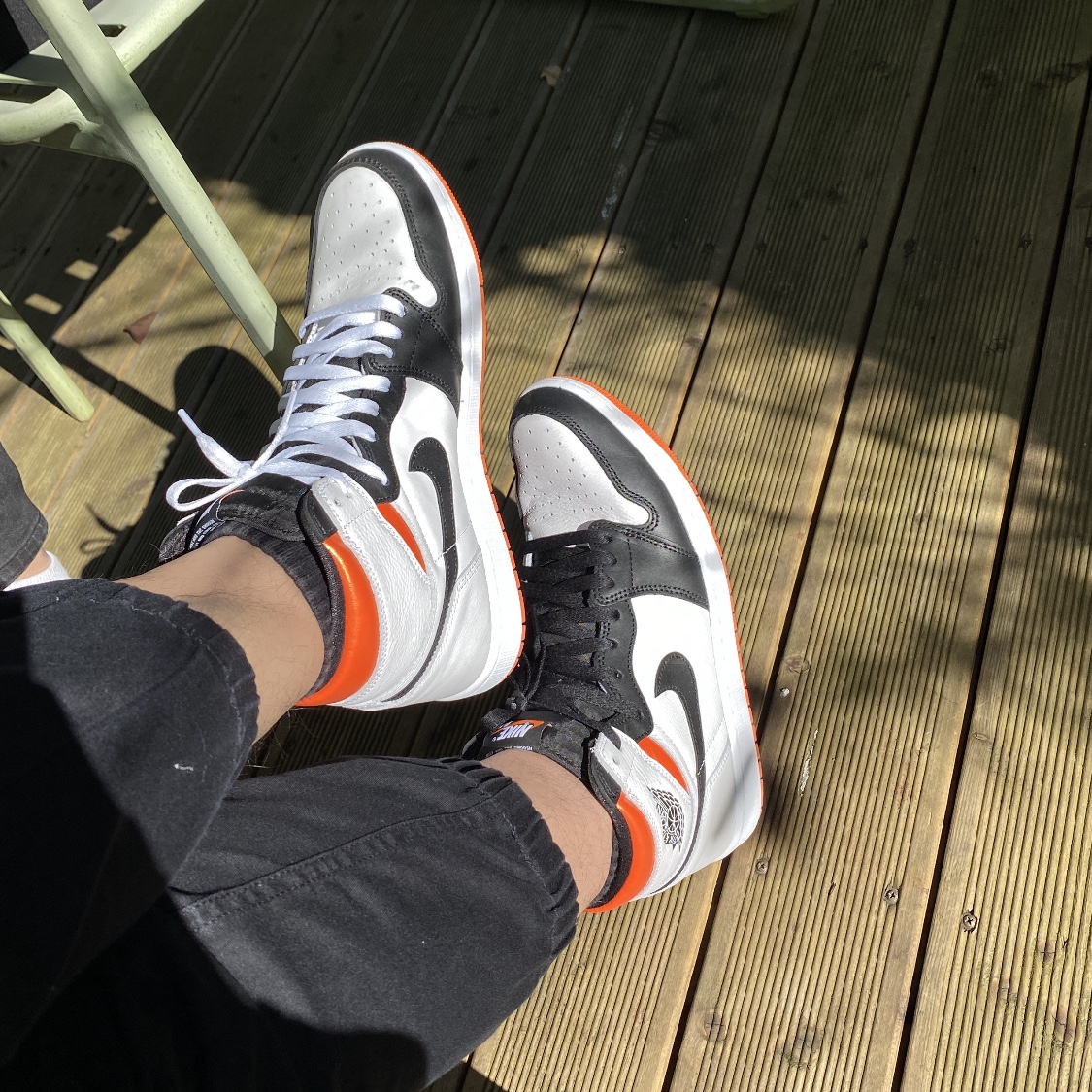 Jordan 1 Retro High OG Bleached Coral, Jordan 1 Retro High OG Electro Orange 착용 스타일 - 3