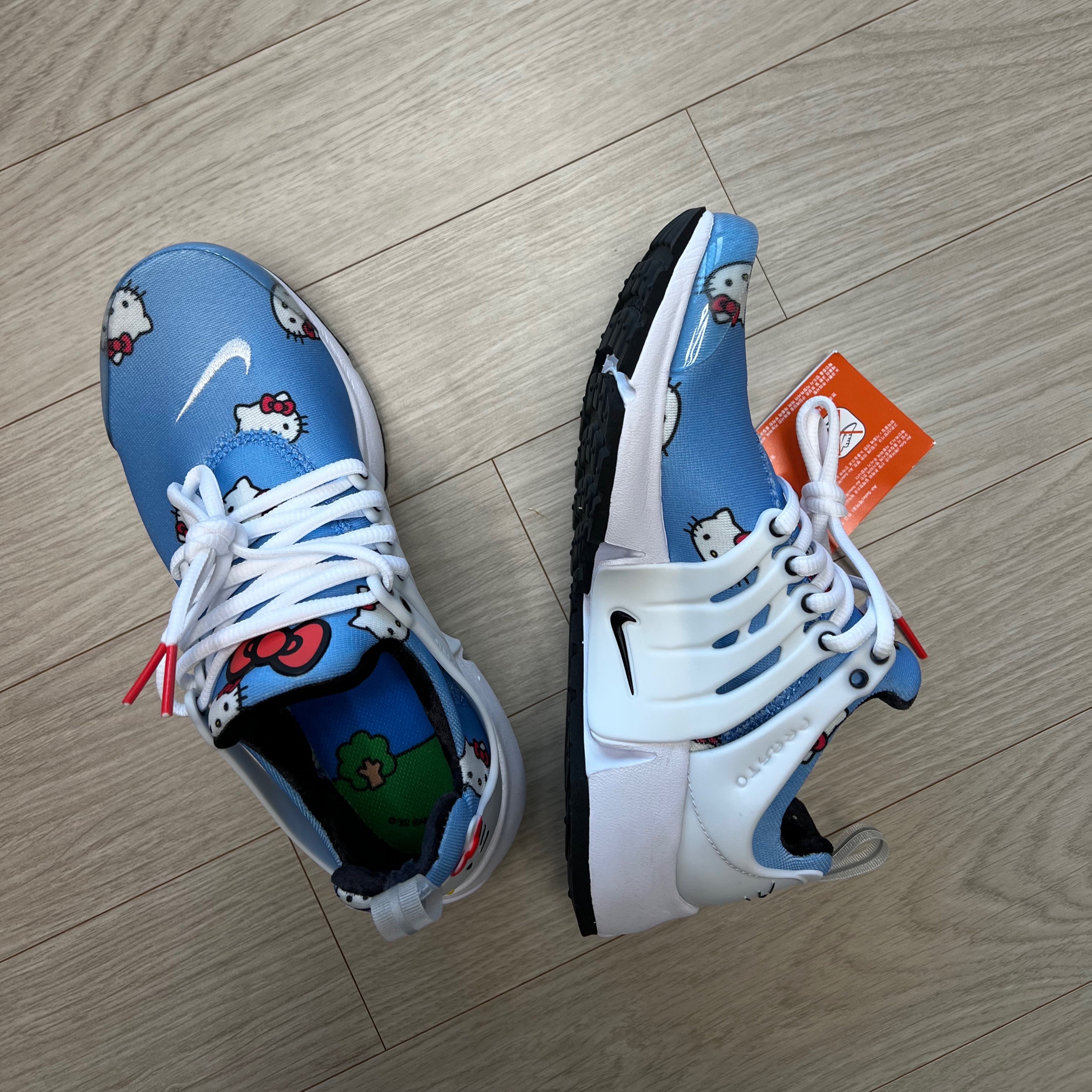 Nike x Hello Kitty Air Presto University Blue 착용 스타일 - 2