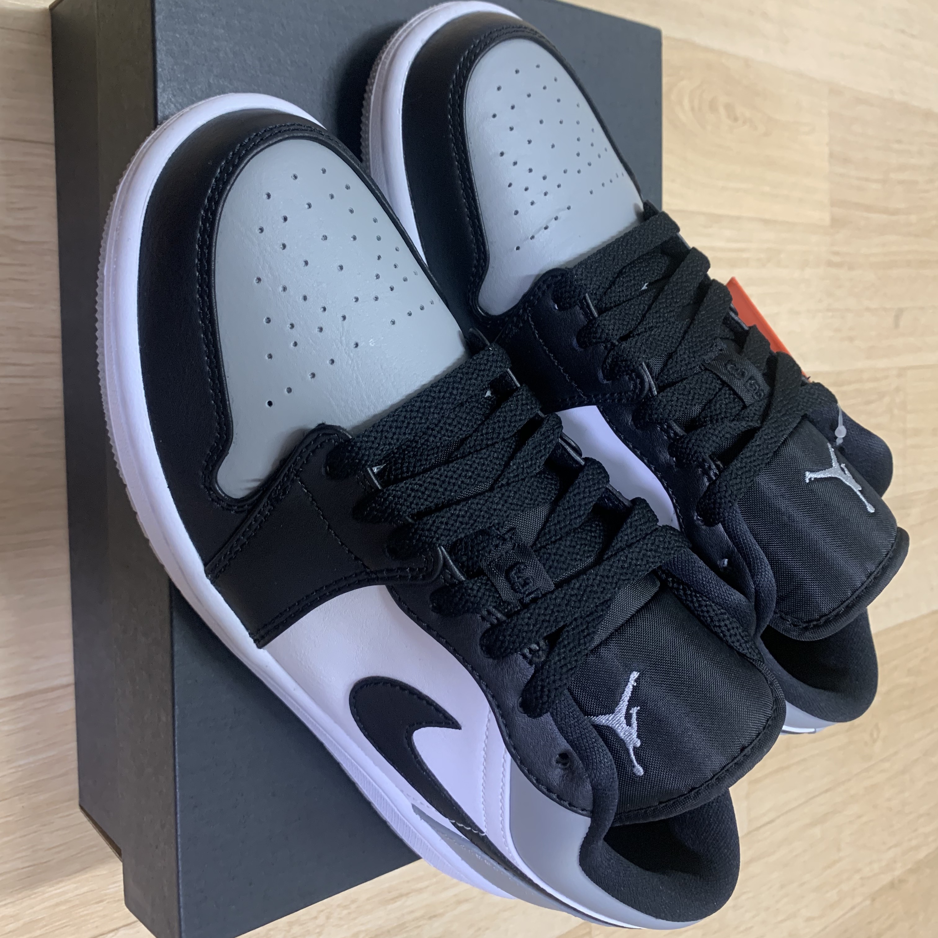 Jordan 1 Low Light Smoke Grey Black 착용 스타일