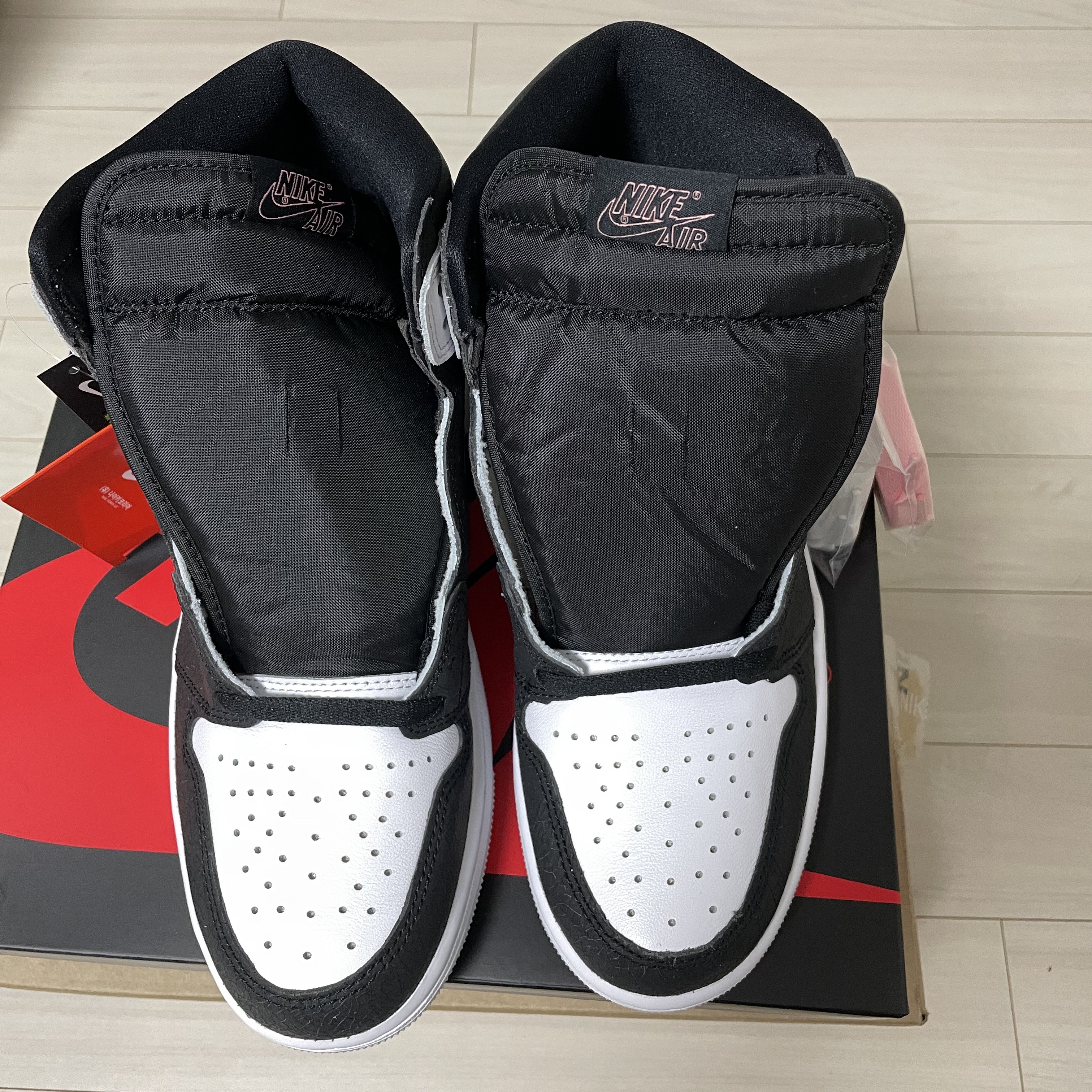 Jordan 1 Retro High OG Bleached Coral 착용 스타일 - 2