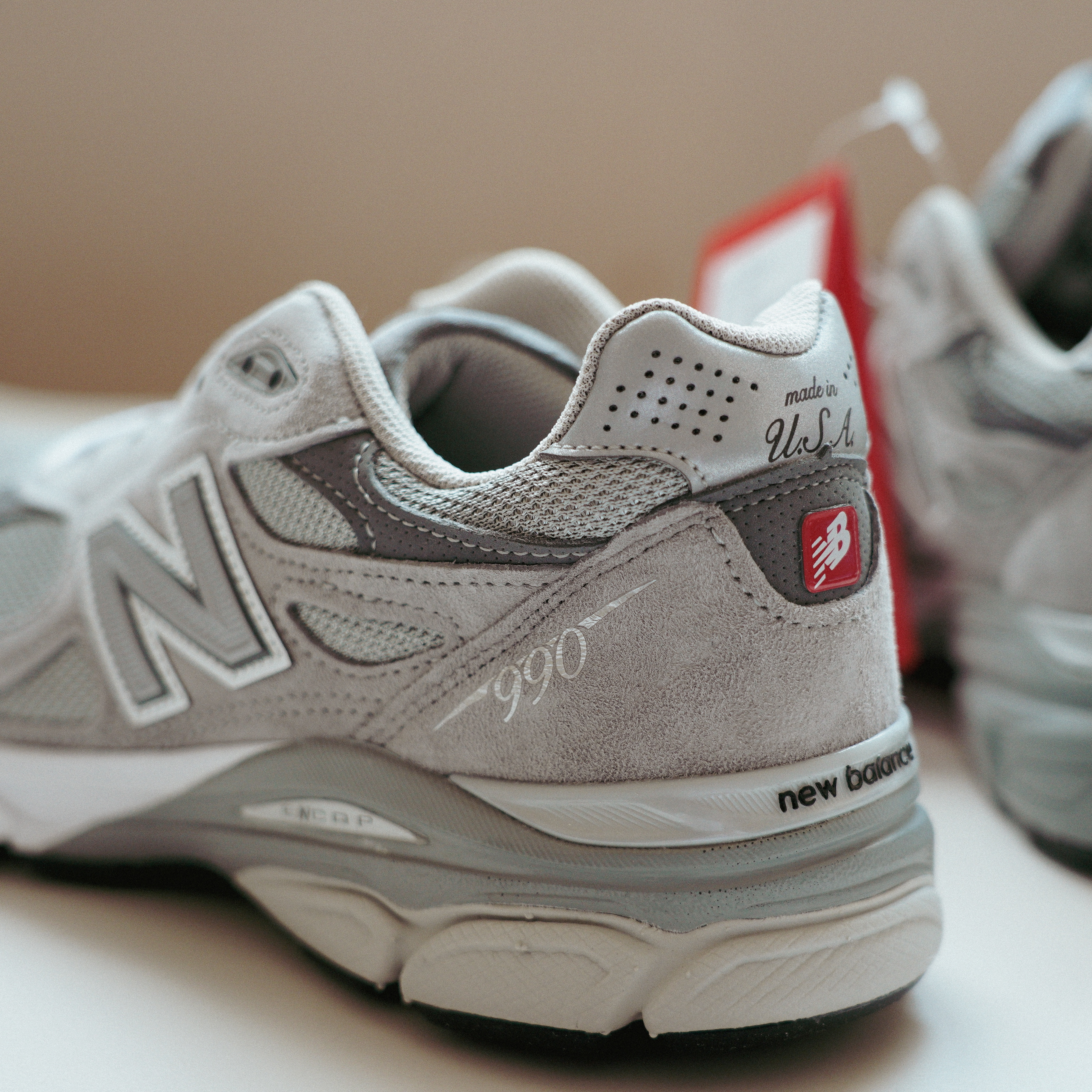 New Balance 990v3 Made in USA Grey - D Standard 착용 스타일 - 2