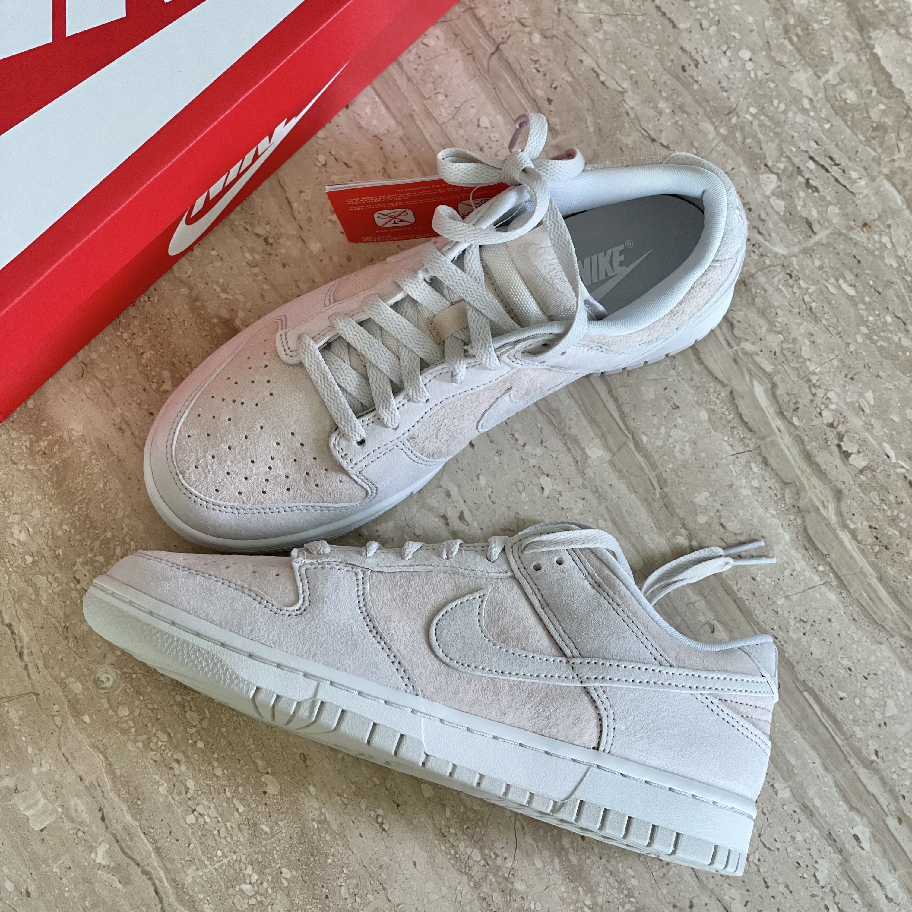 Nike Dunk Low Retro PRM Vast Grey 착용 스타일