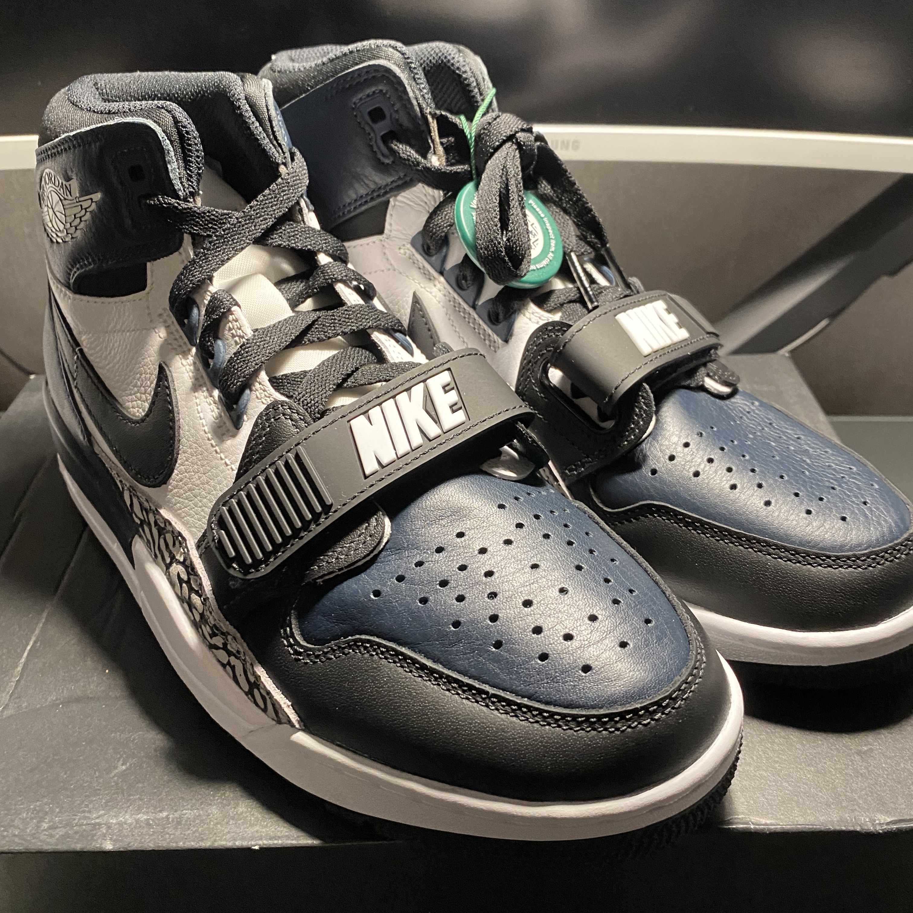 Jordan Legacy 312 Armory Navy 착용 스타일 - 1