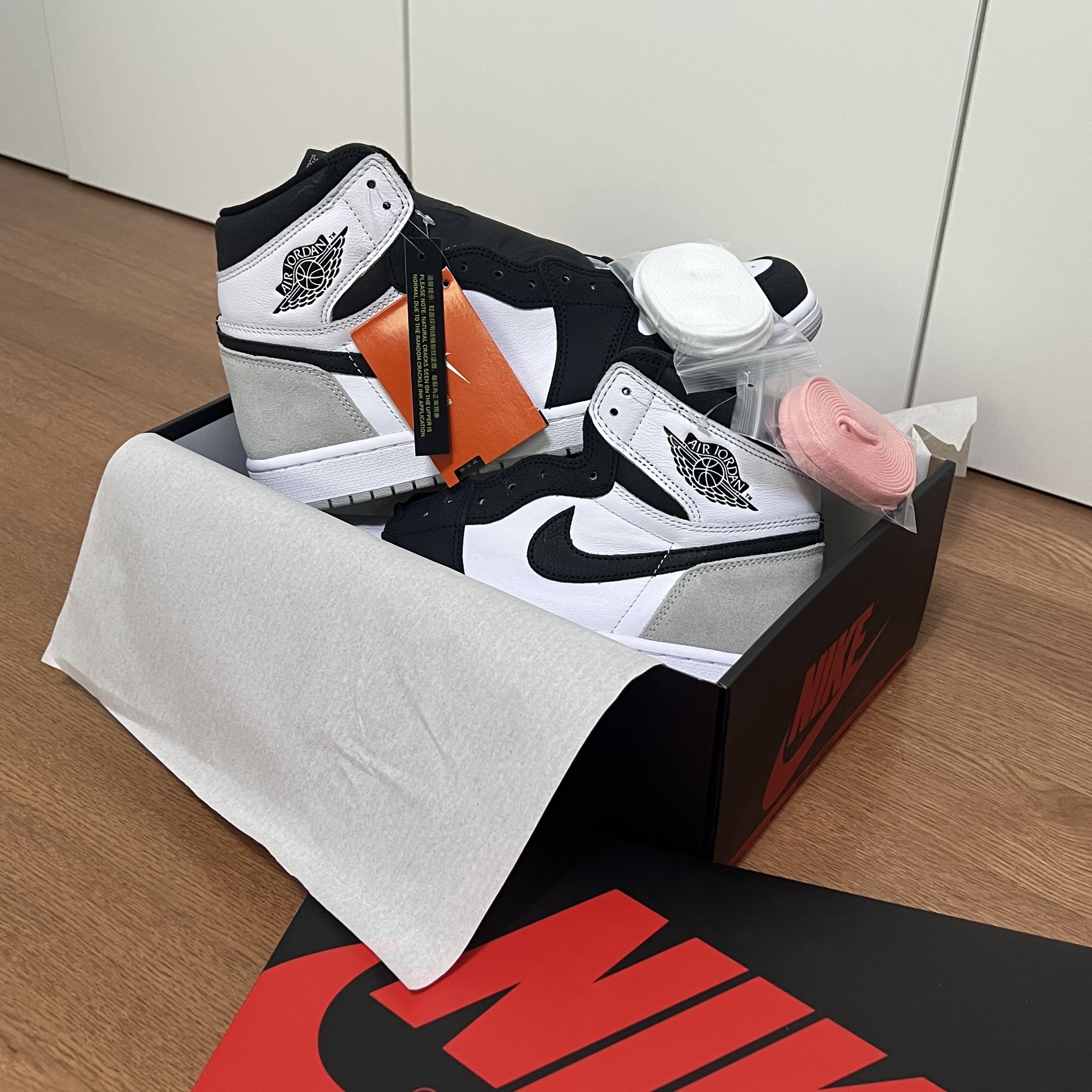 Jordan 1 Retro High OG Bleached Coral 착용 스타일