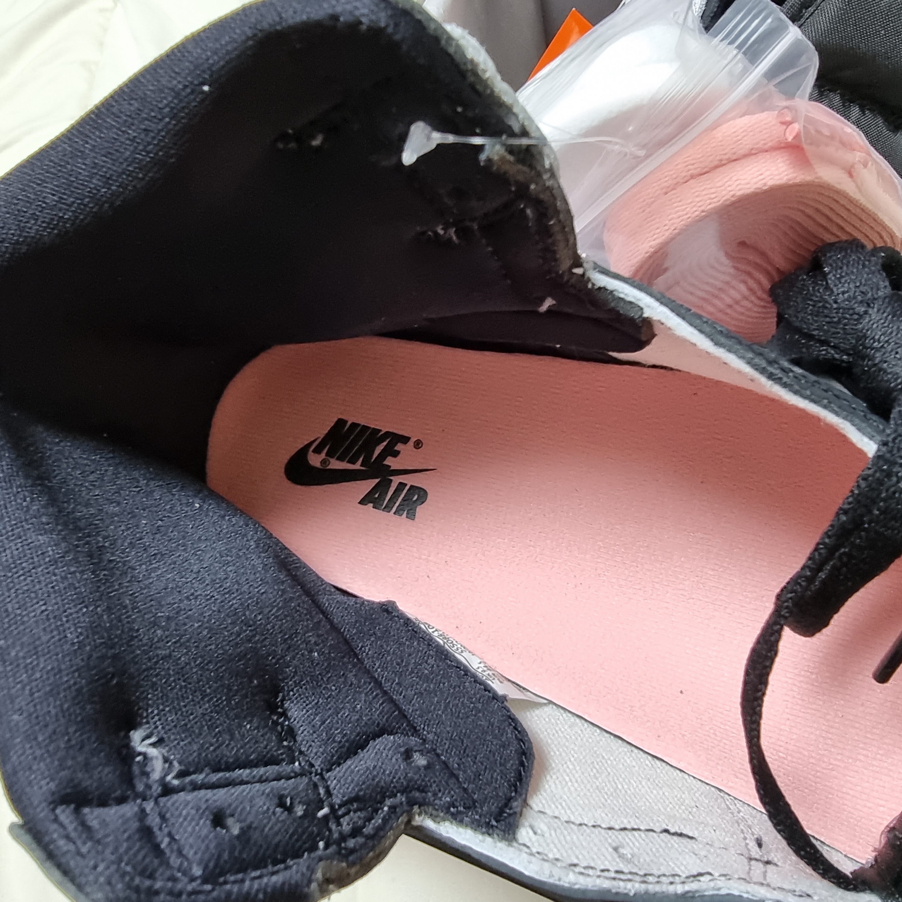 Jordan 1 Retro High OG Bleached Coral 착용 스타일 - 2