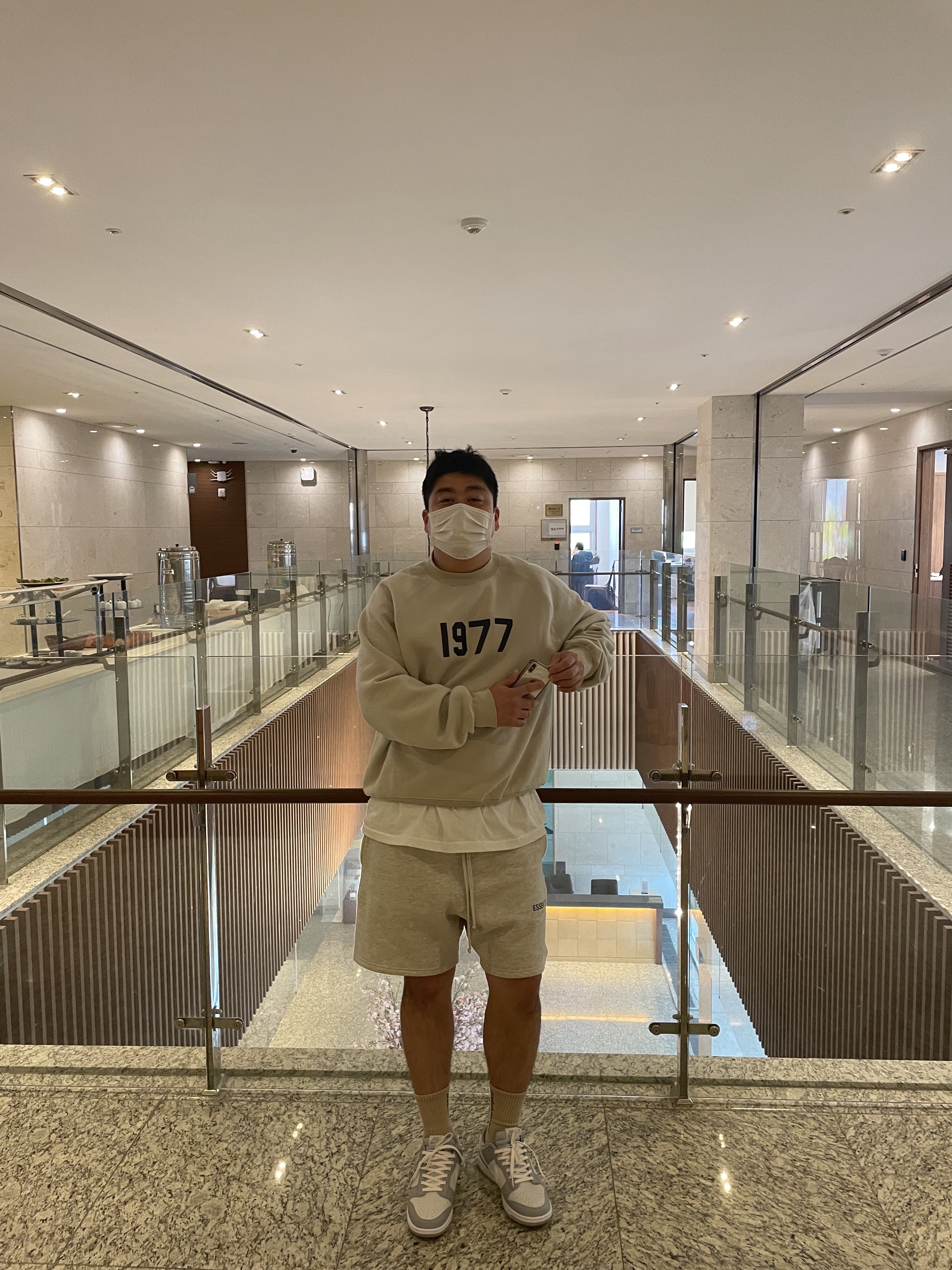 Essentials 1977 Crewneck Sweatshirt Wheat - 22SS, Nike Dunk Low Retro Wolf Grey 착용 스타일