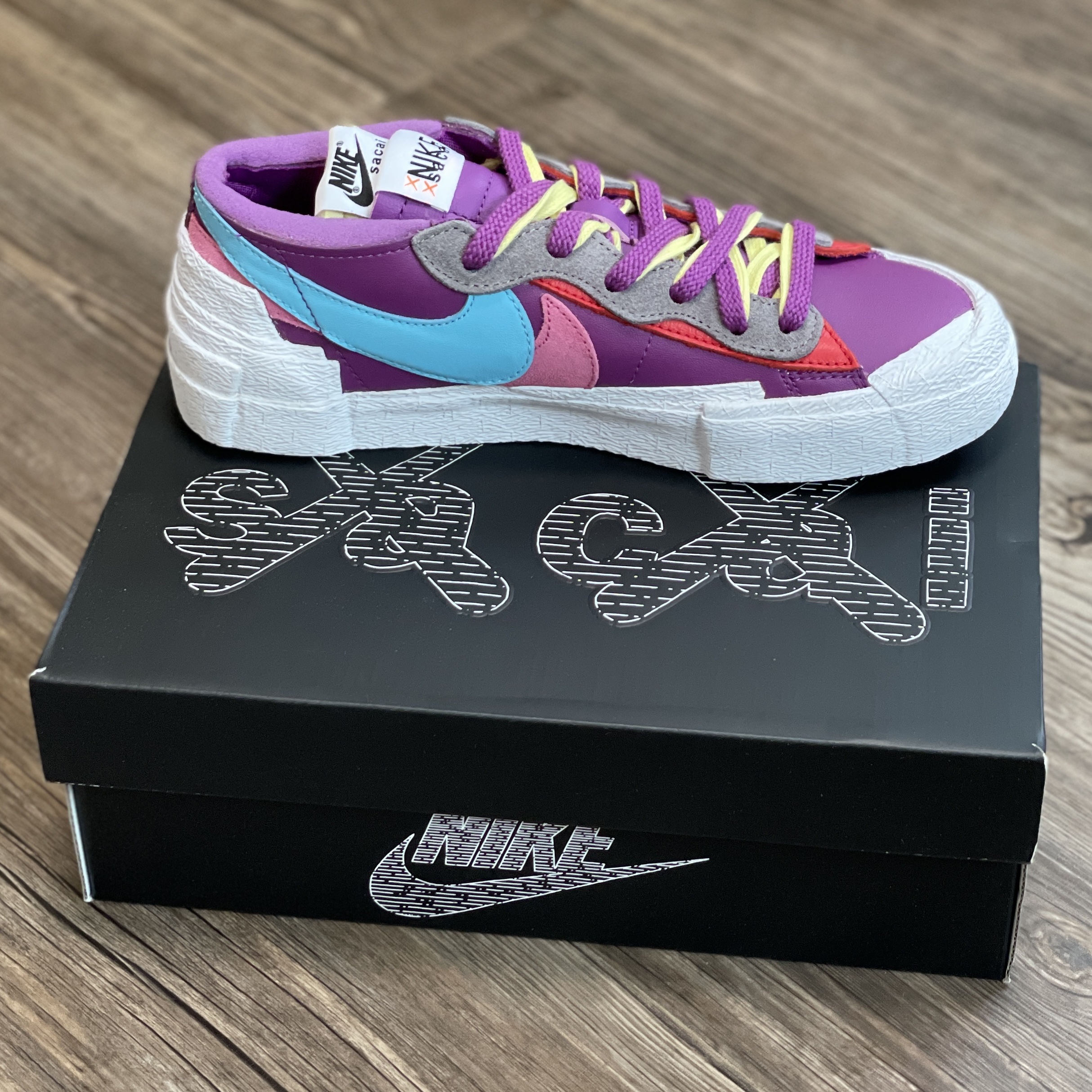 Nike x Sacai x Kaws Blazer Low Purple Dusk 착용 스타일