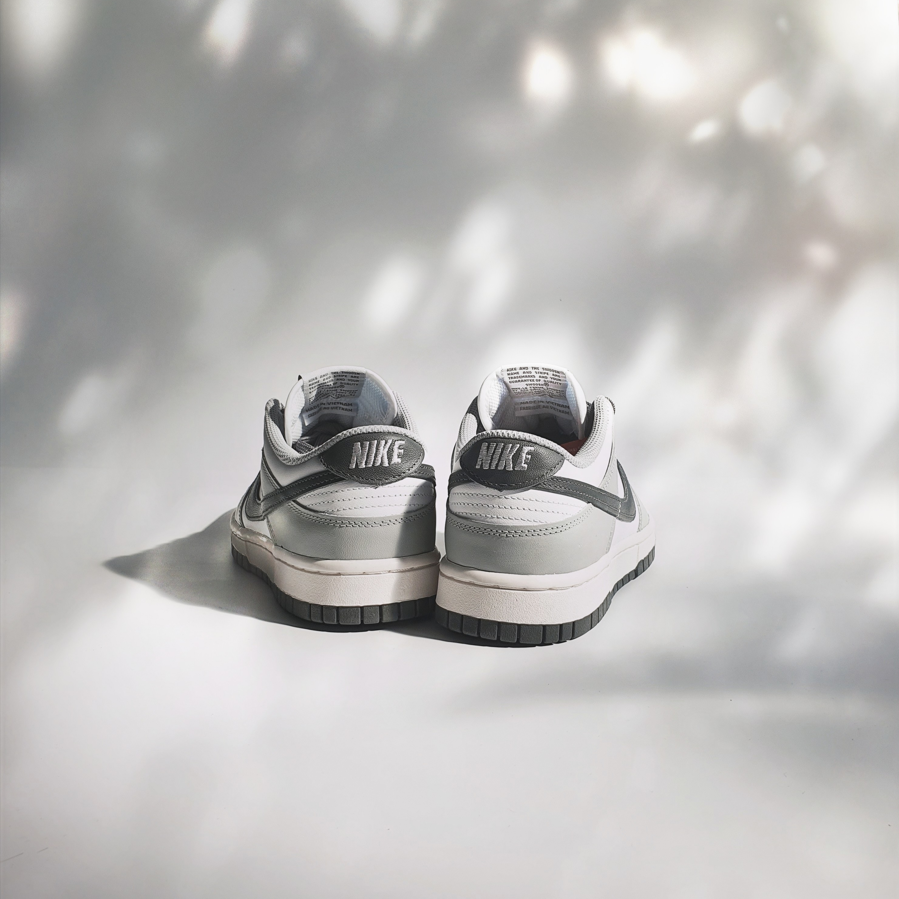(W) Nike Dunk Low Light Smoke Grey 착용 스타일 - 3
