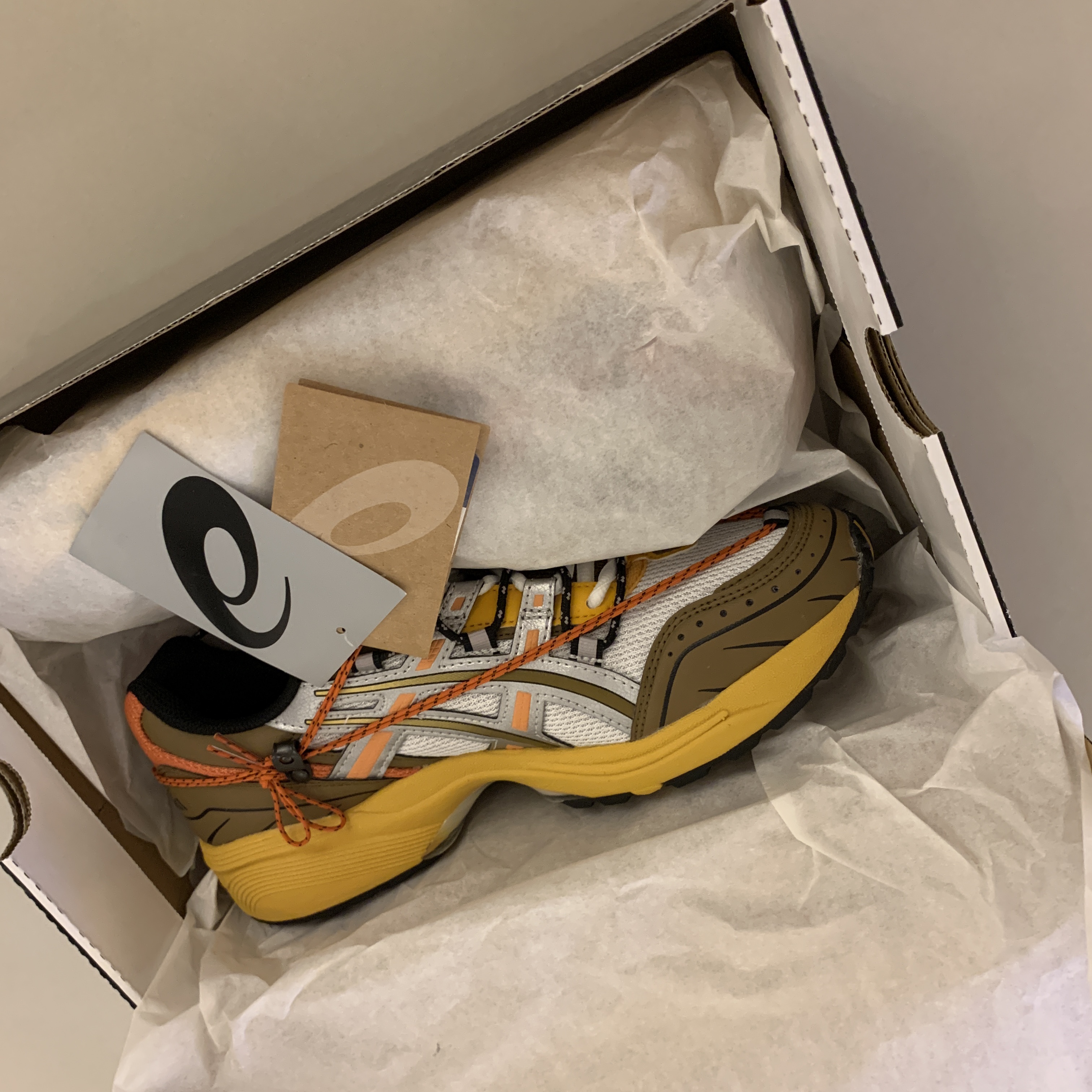 Asics x Andersson Bell Gel-1090 White Orange 착용 스타일