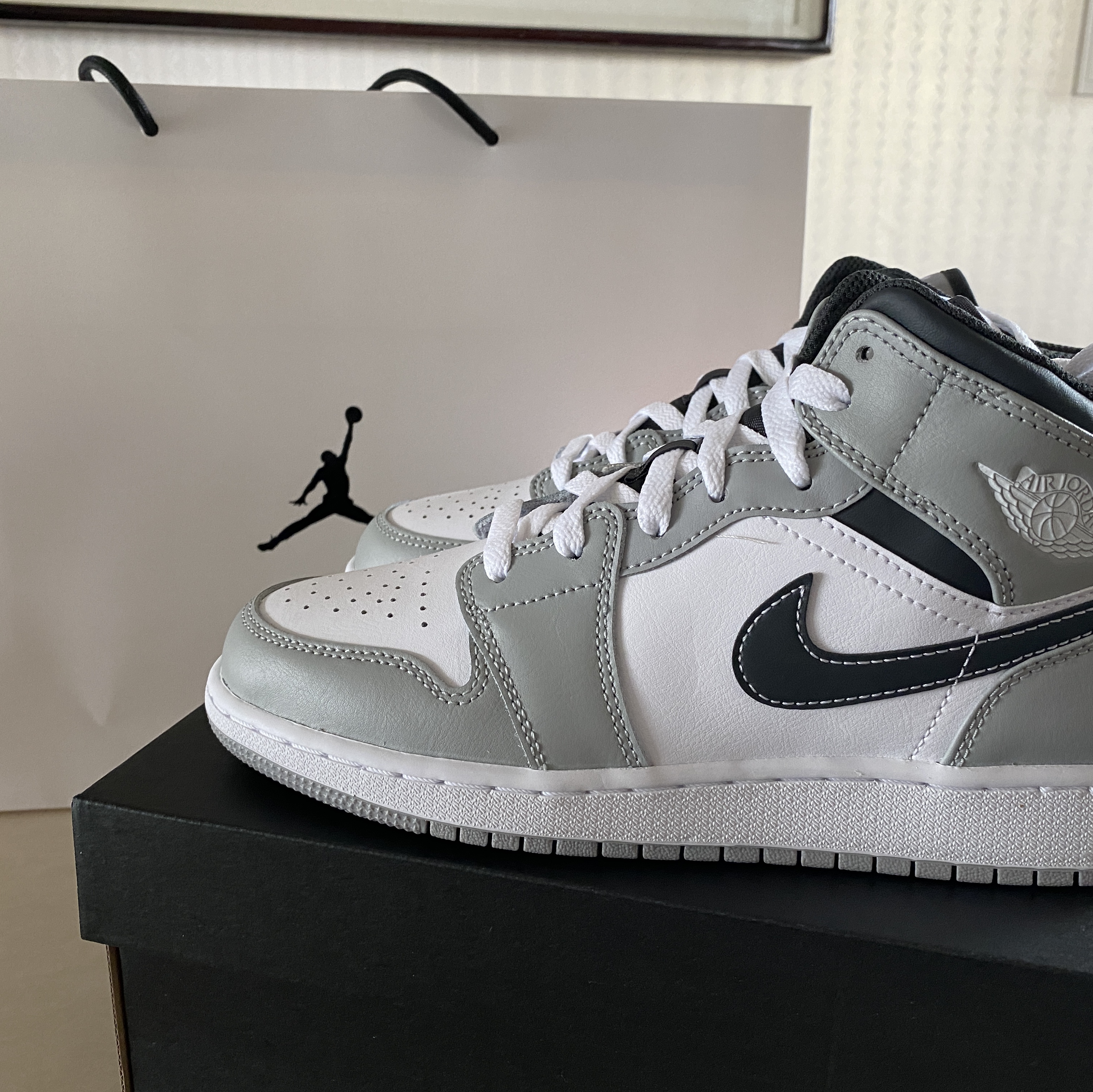 (GS) Jordan 1 Mid Light Smoke Grey Anthracite 착용 스타일