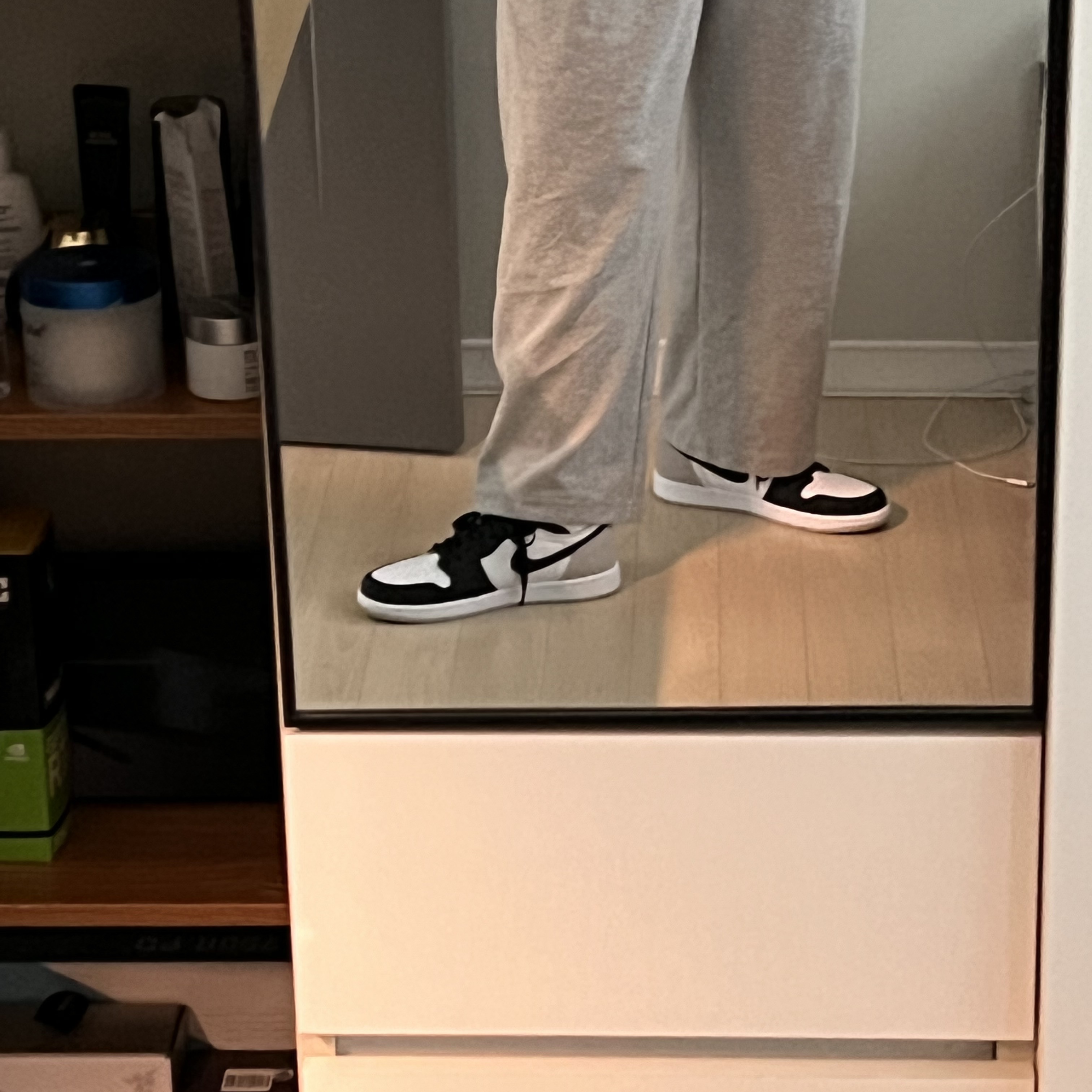 Jordan 1 Retro High OG Bleached Coral 착용 스타일 - 2