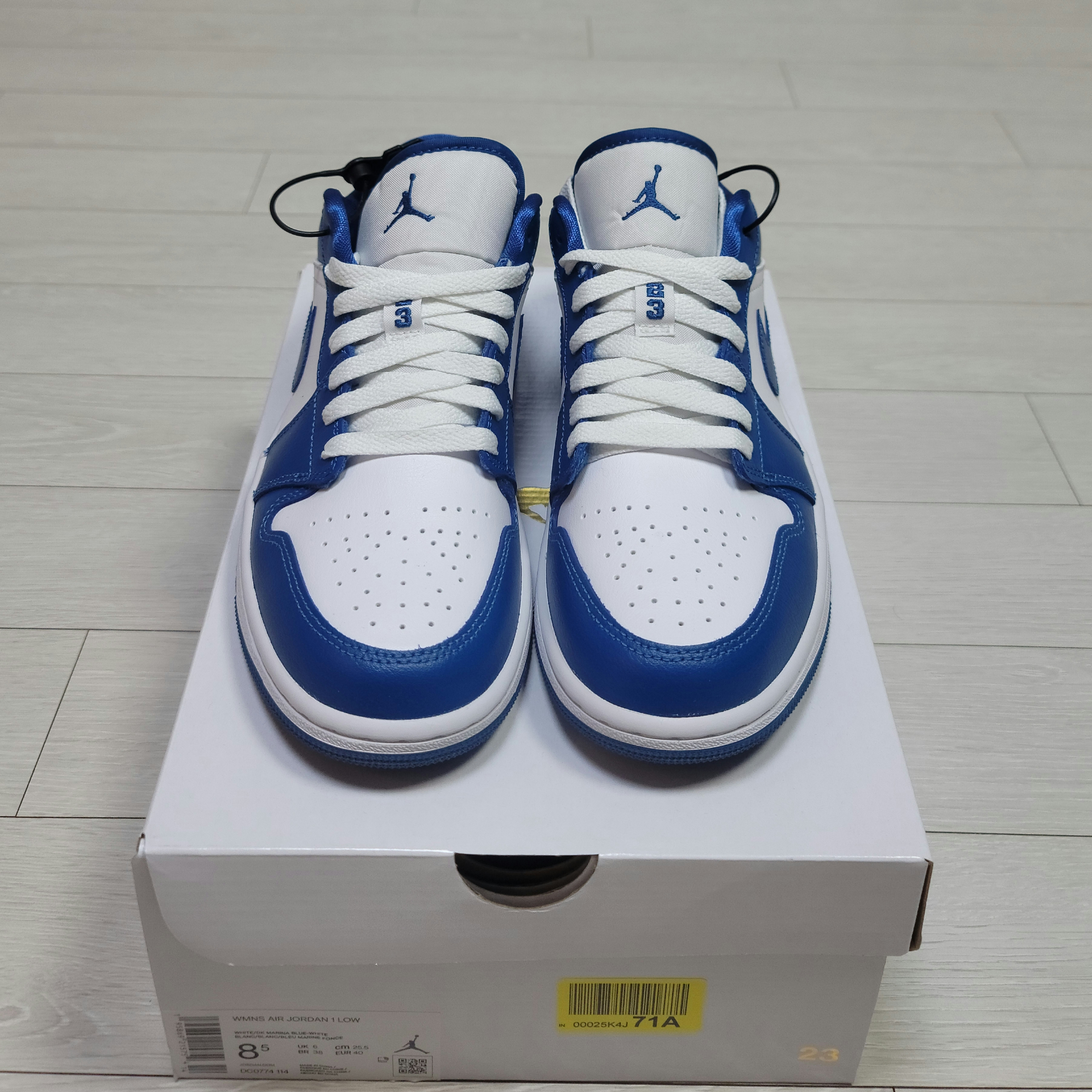 (W) Jordan 1 Low White Dark Marina Blue 착용 스타일 - 2