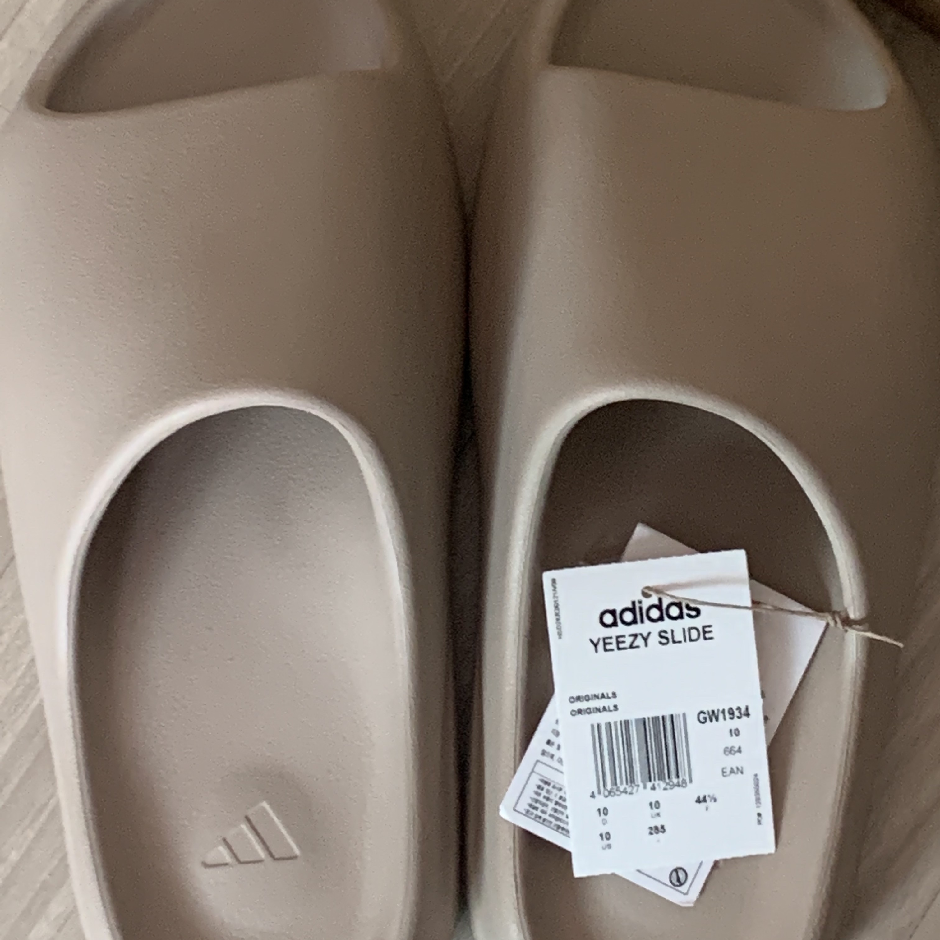 Adidas Yeezy Slide Pure - Re-Release Ver. 착용 스타일