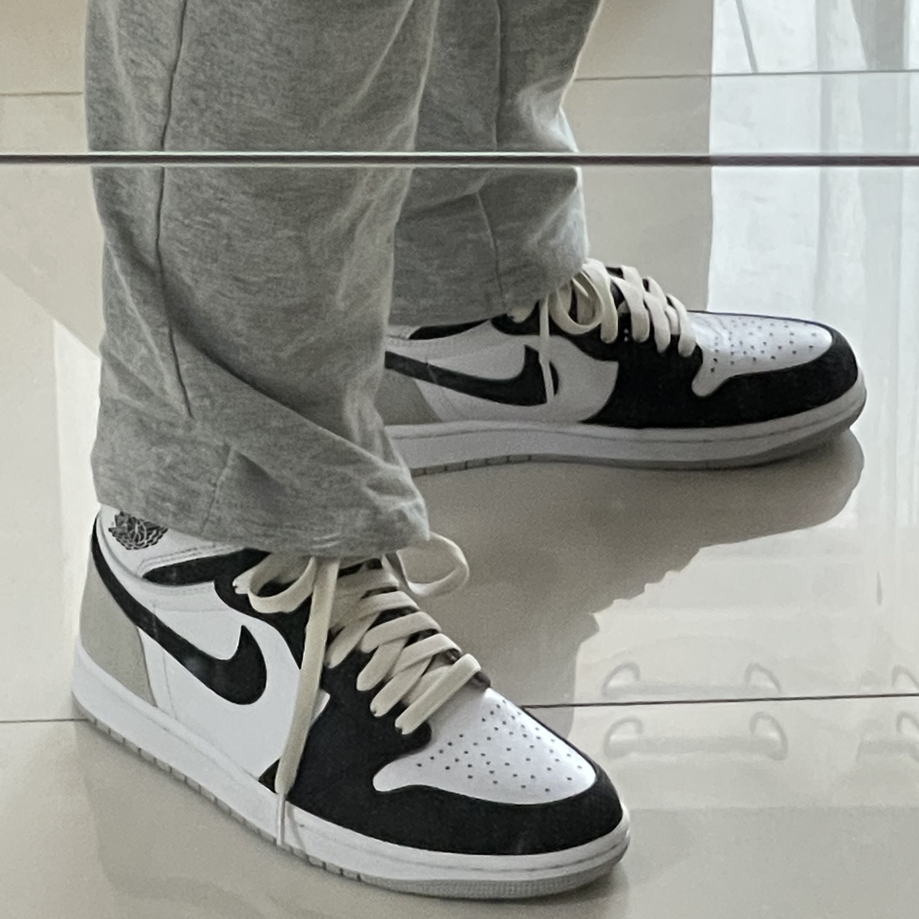 Jordan 1 Retro High OG Bleached Coral 착용 스타일 - 1