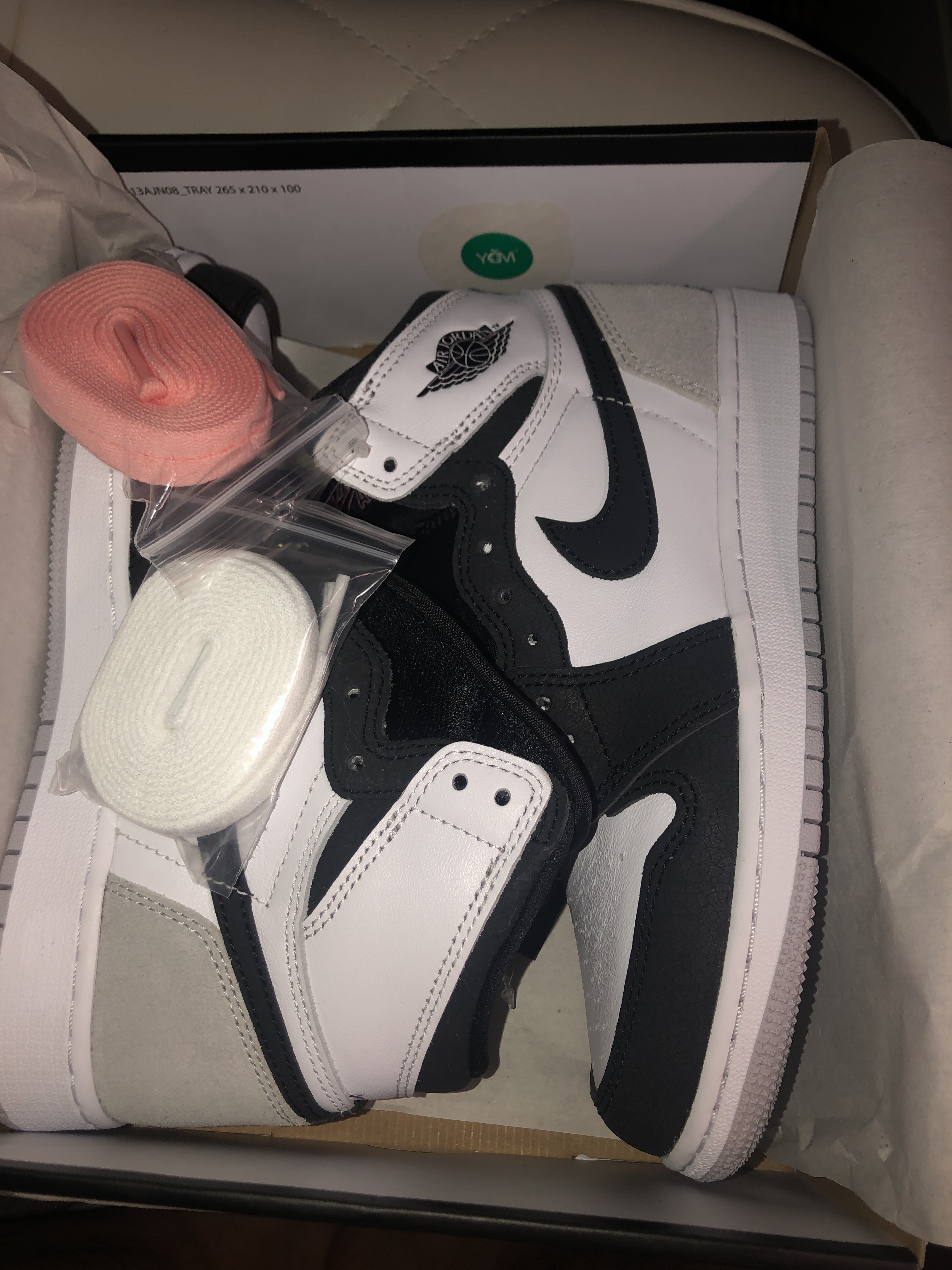 (GS) Jordan 1 Retro High OG Bleached Coral 착용 스타일 - 4