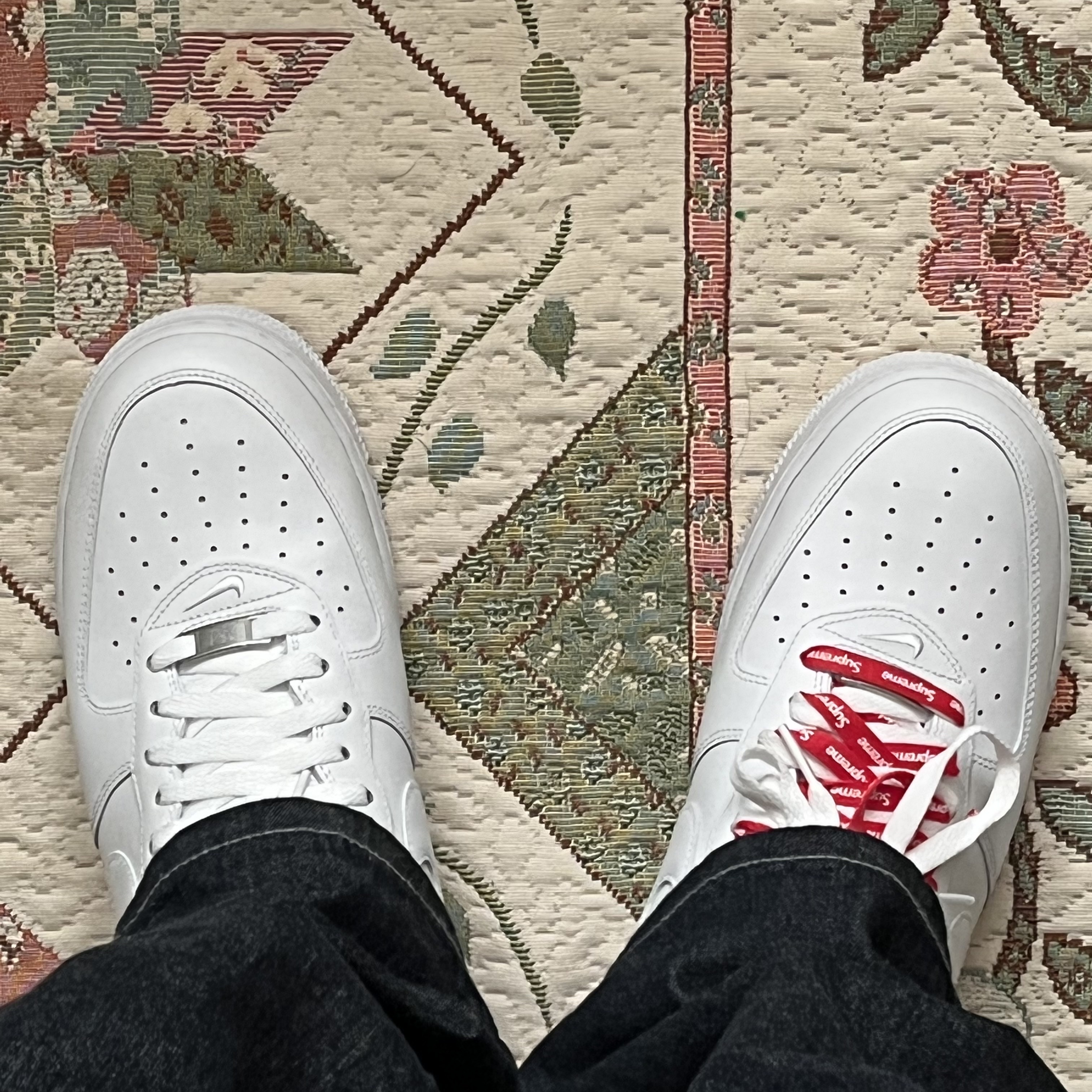 Nike x Supreme Air Force 1 Low White 착용 스타일 - 2