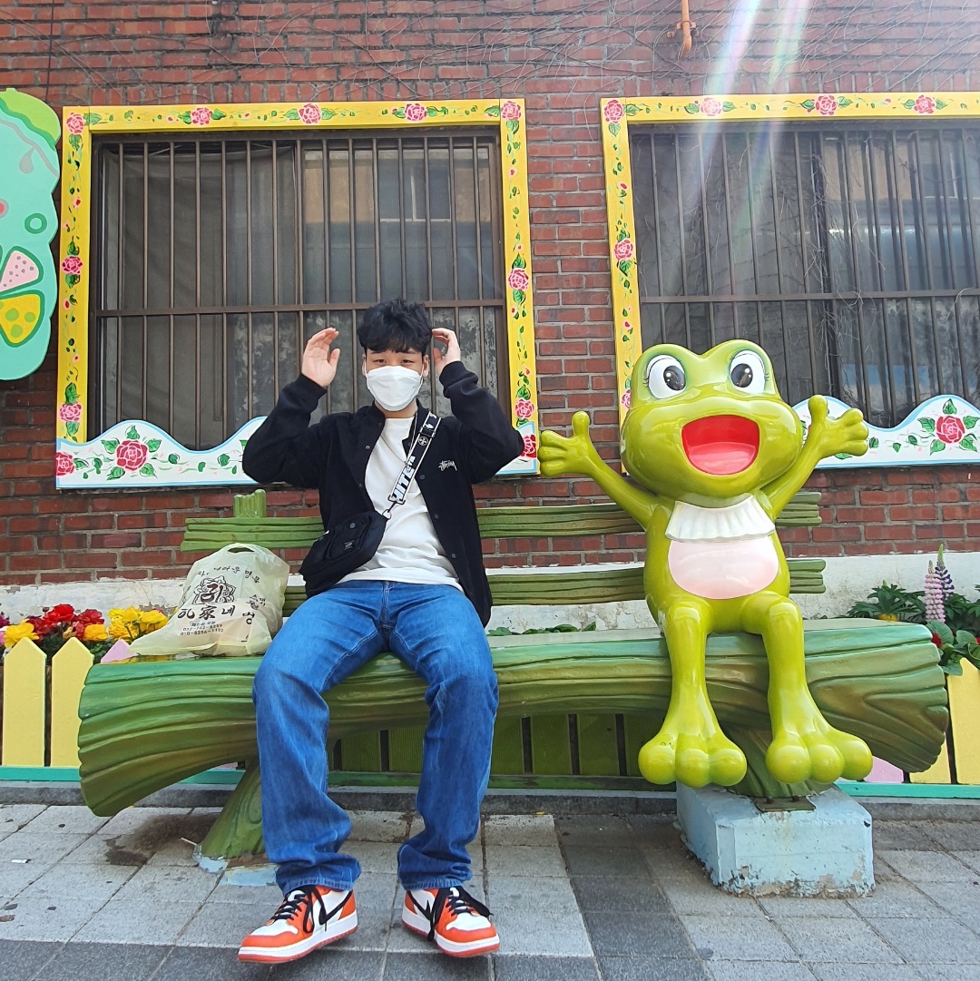 Stussy x Our Legacy Work Shop Second Cut Light Denim, Jordan 1 Low OG Starfish 착용 스타일 - 1
