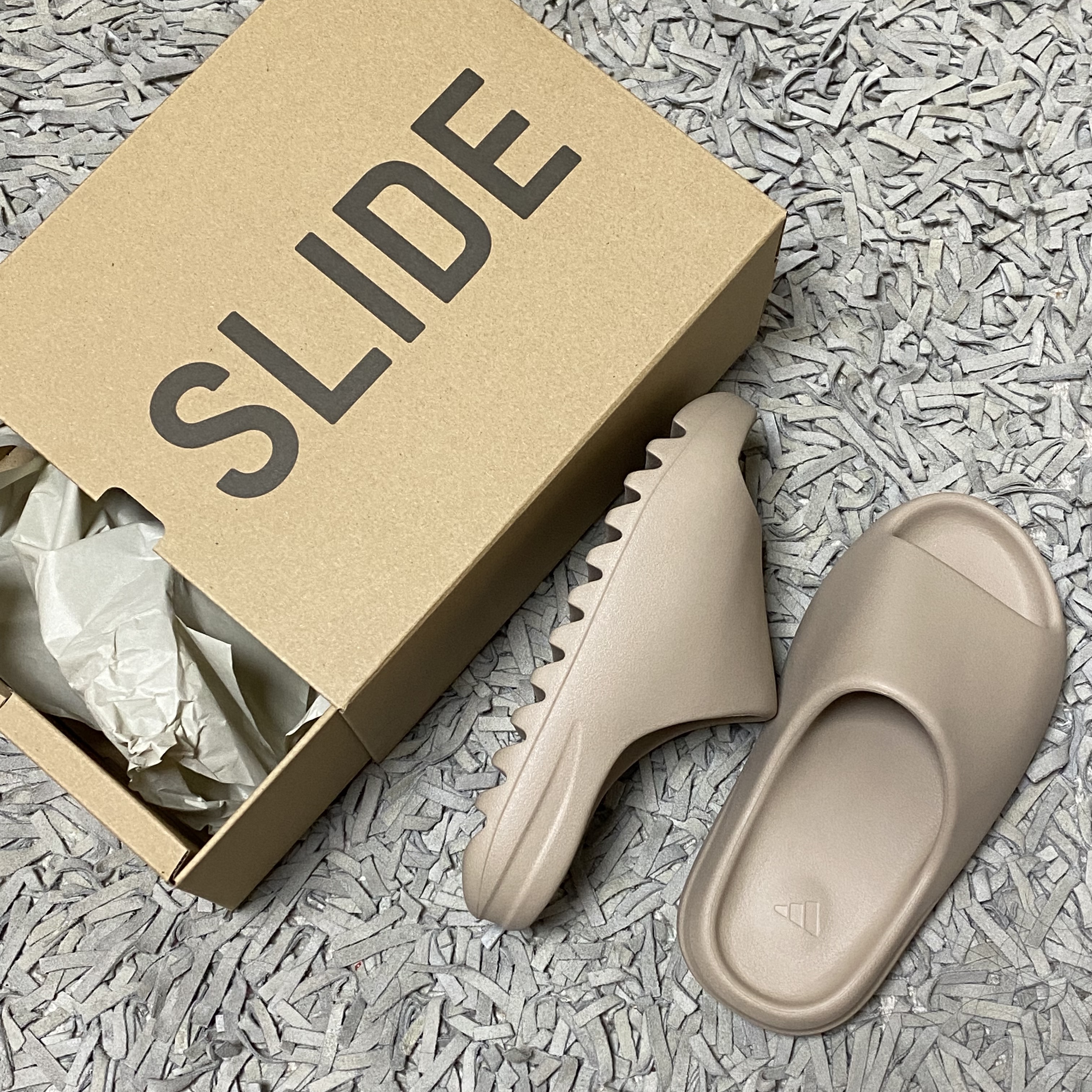 Adidas Yeezy Slide Pure - Re-Release Ver. 착용 스타일