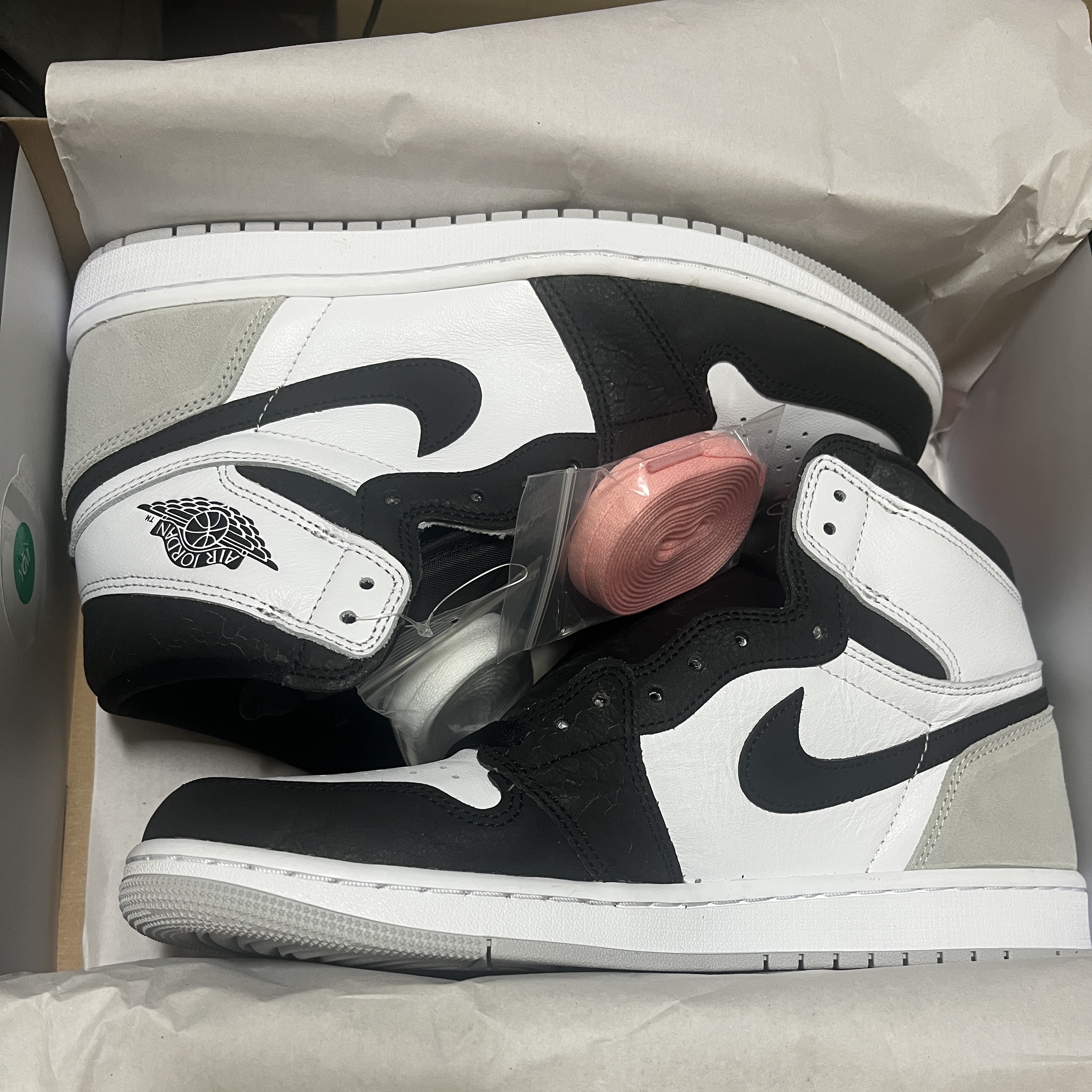Jordan 1 Retro High OG Bleached Coral, Jordan 1 Retro High OG Electro Orange 착용 스타일 - 1