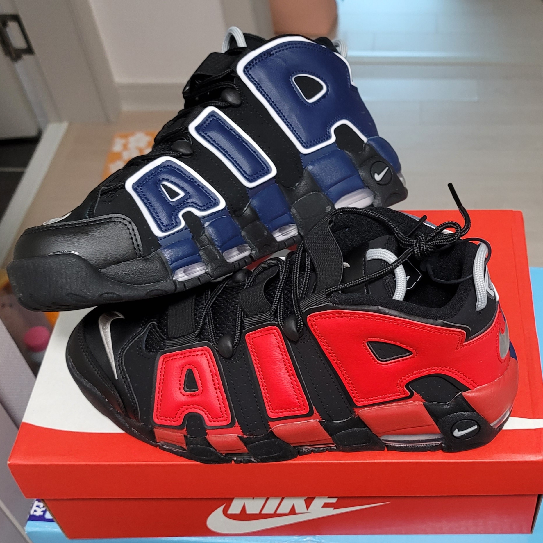 Nike Air More Uptempo 96 Black University Red 착용 스타일