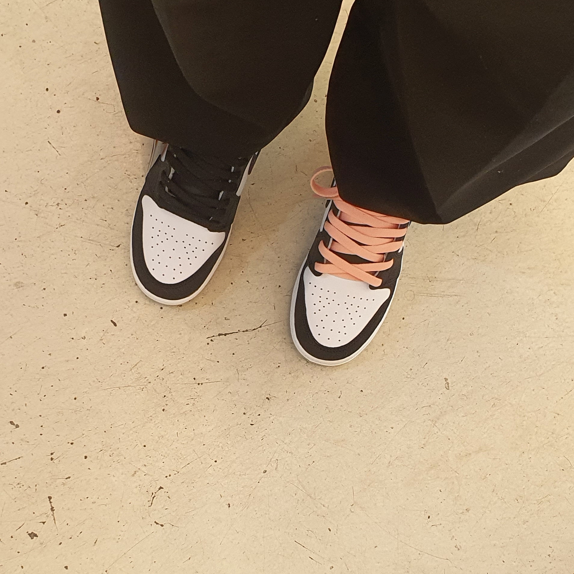 (GS) Jordan 1 Retro High OG Bleached Coral 착용 스타일