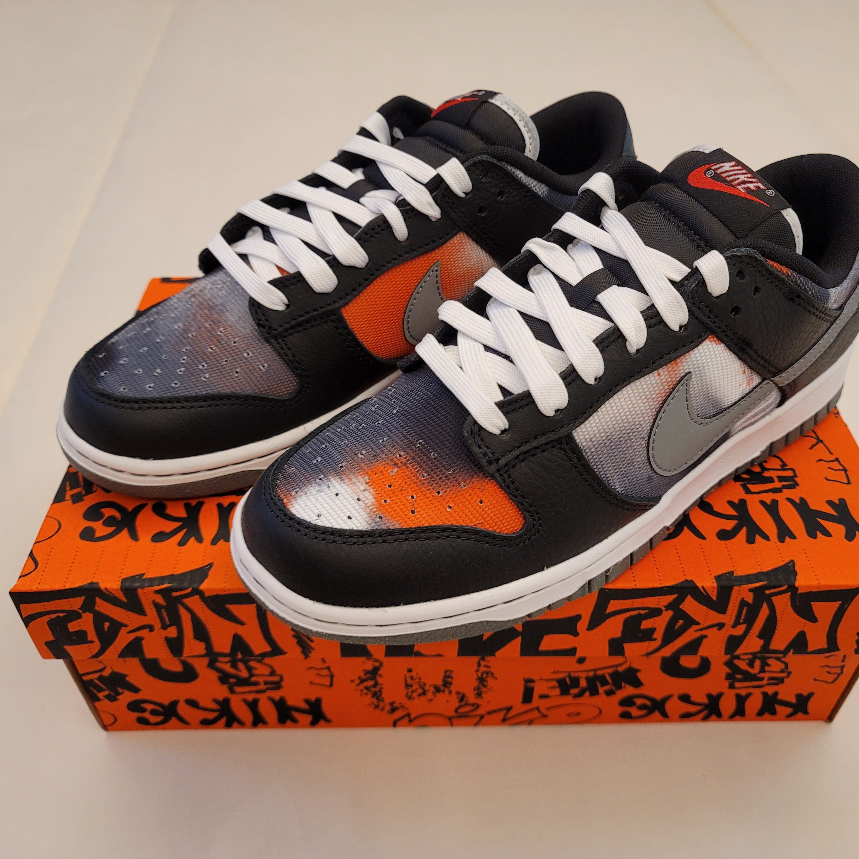 Nike Dunk Low Retro PRM Black and Tumbled Grey 착용 스타일 - 3