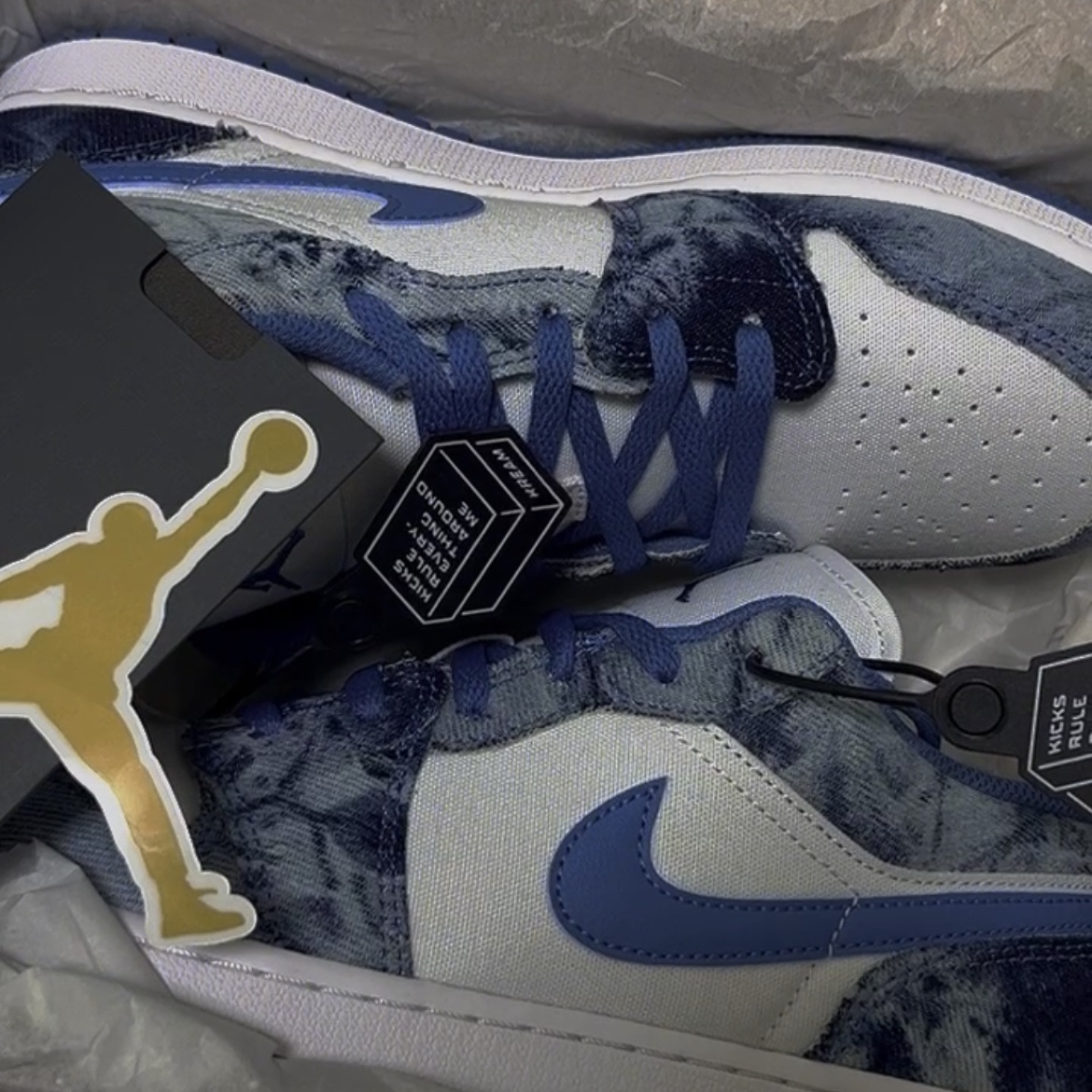 (GS) Jordan 1 Low Washed Denim 착용 스타일 - 1