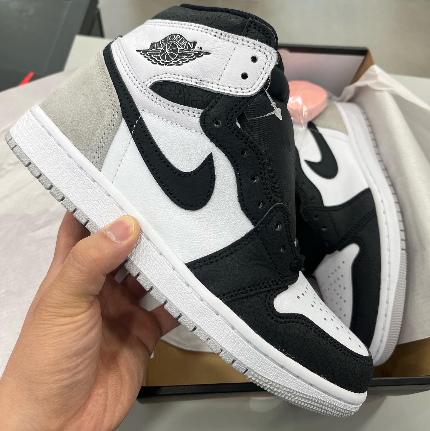 Jordan 1 Retro High OG Bleached Coral 착용 스타일
