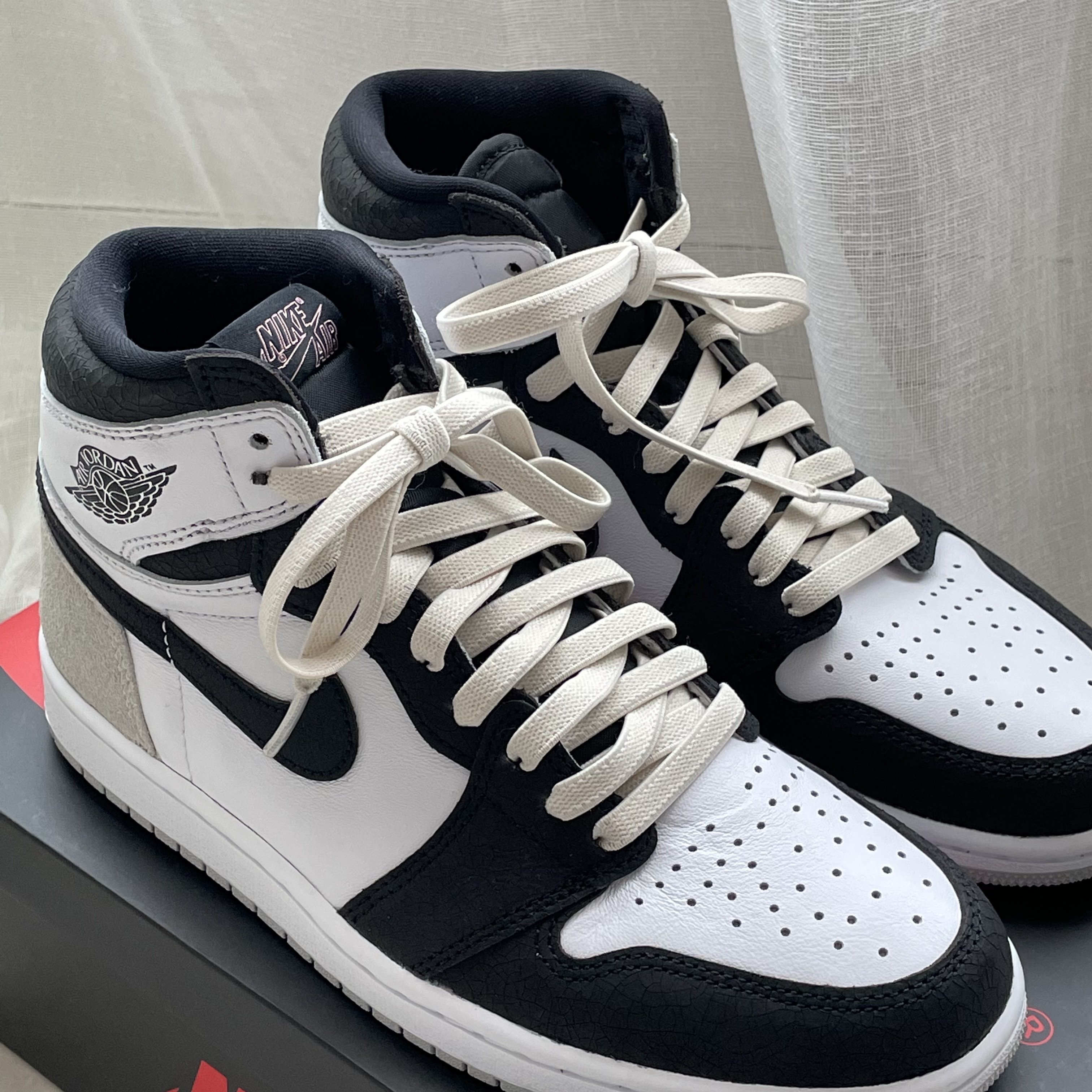 Jordan 1 Retro High OG Bleached Coral 착용 스타일 - 4