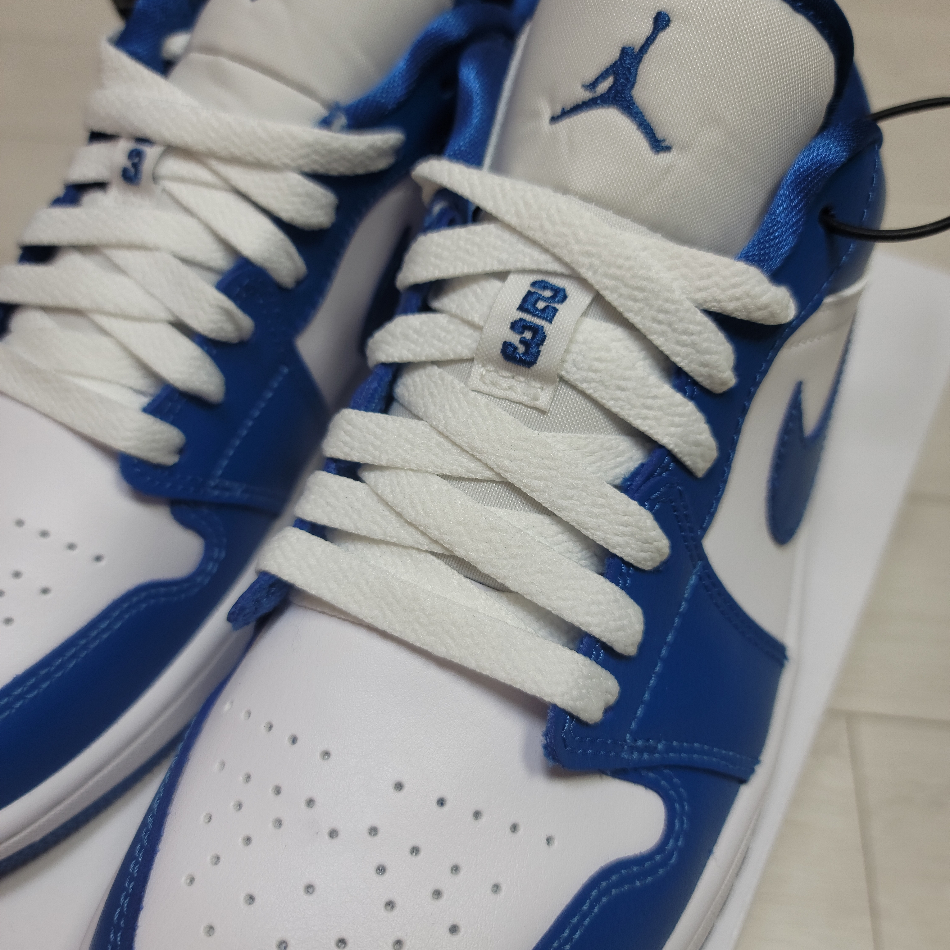 (W) Jordan 1 Low White Dark Marina Blue 착용 스타일 - 3
