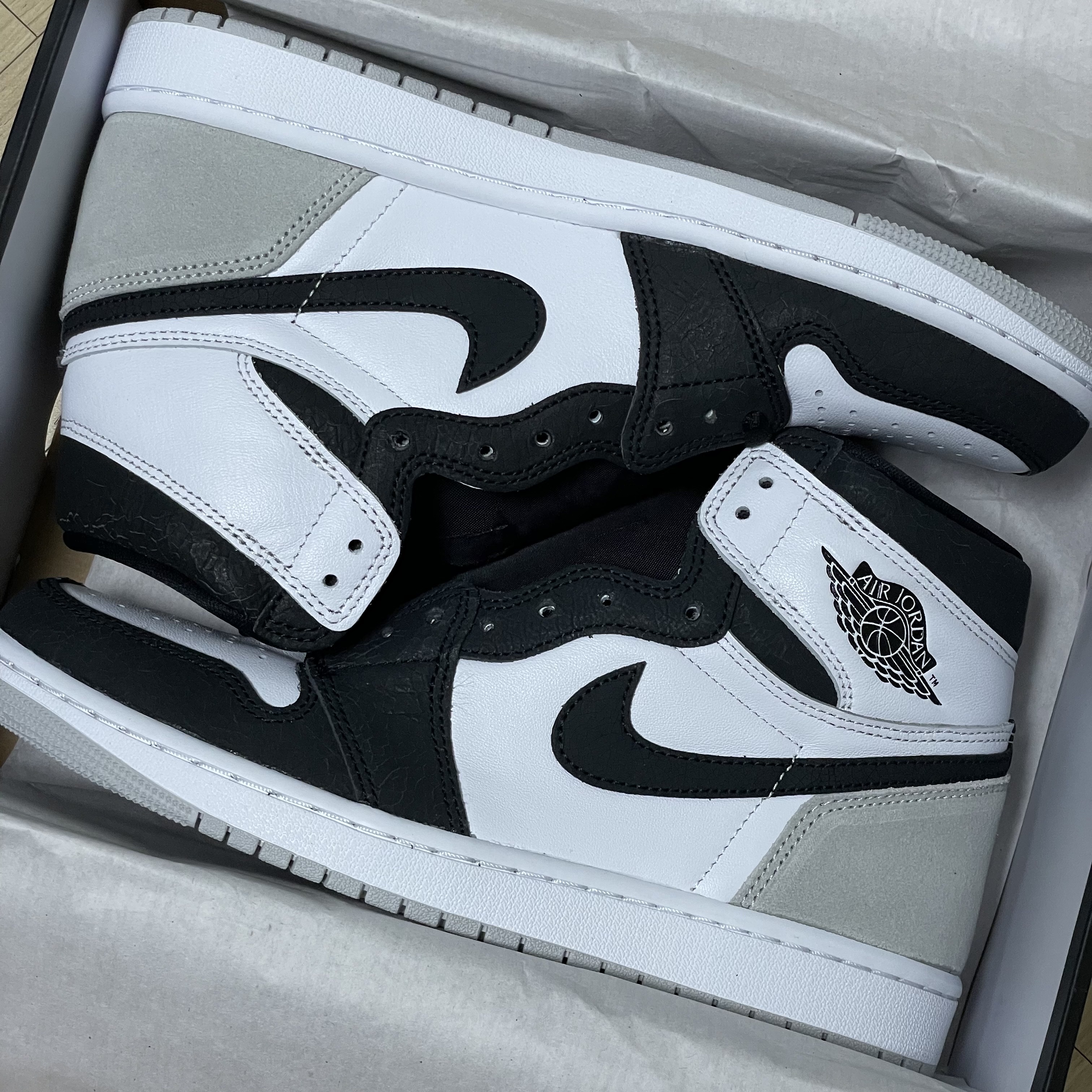 Jordan 1 Retro High OG Bleached Coral 착용 스타일