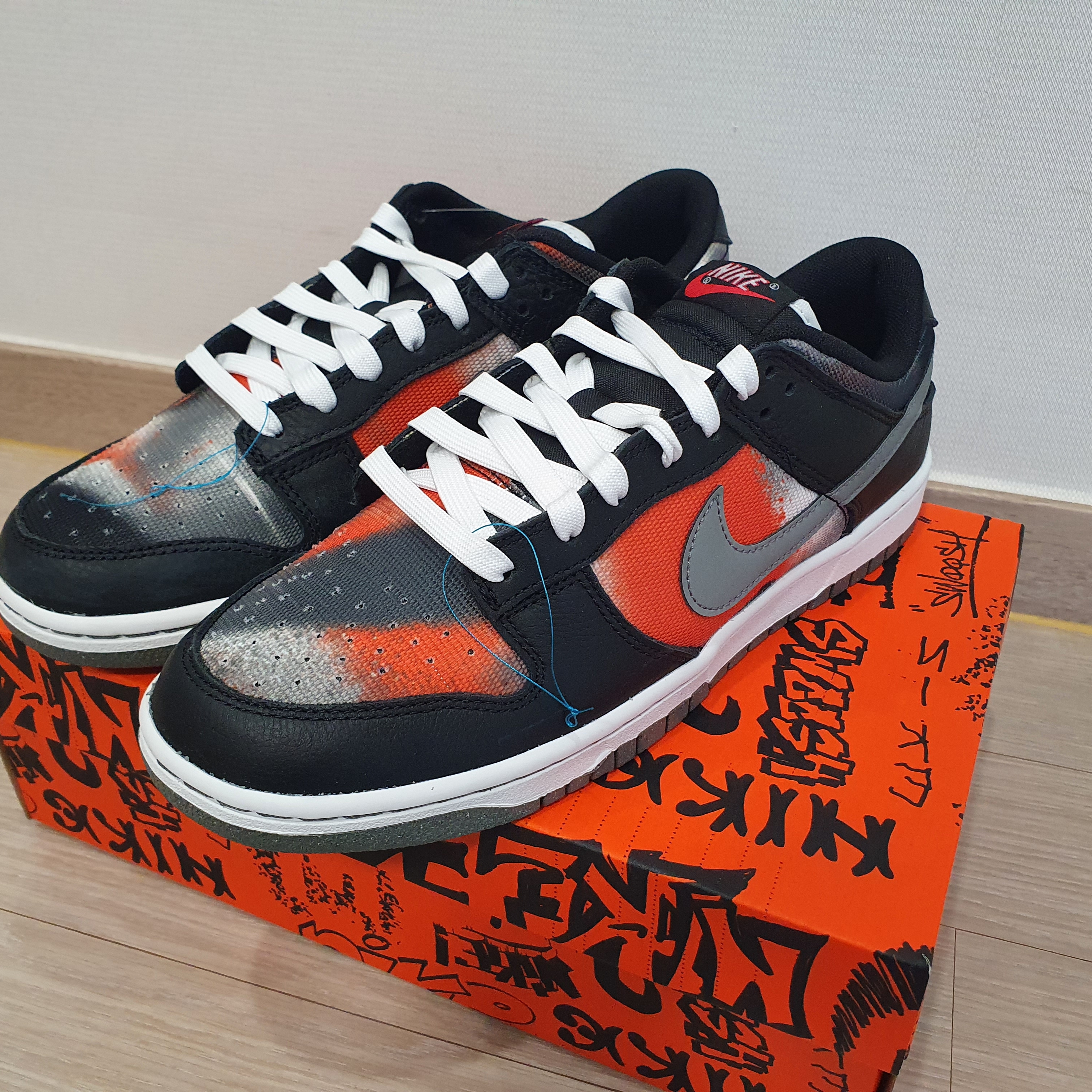 Nike Dunk Low Retro PRM Black and Tumbled Grey 착용 스타일 - 1