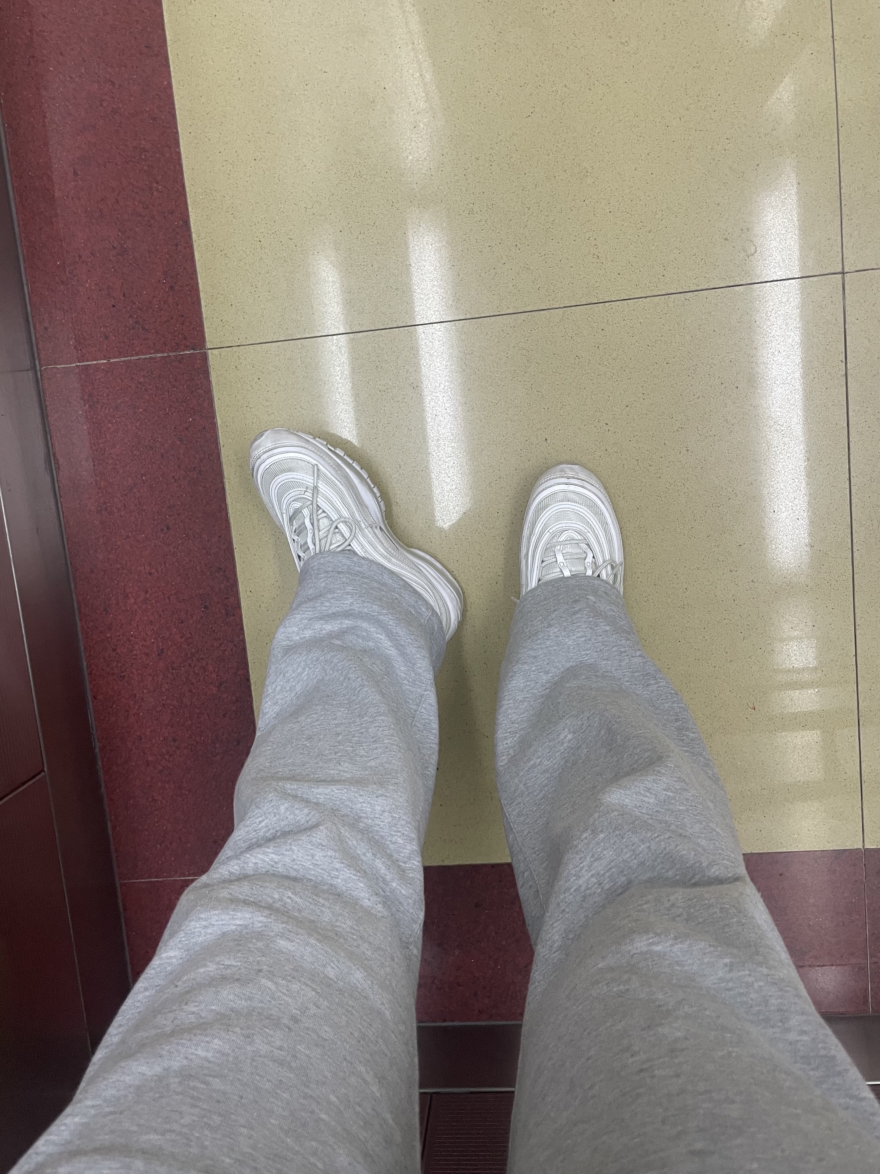 Nike NRG Solo Swoosh Fleece Hoodie Dark Grey Heather - Asia, (W) Nike Air Max 97 White Pure Platinum 착용 스타일 - 3