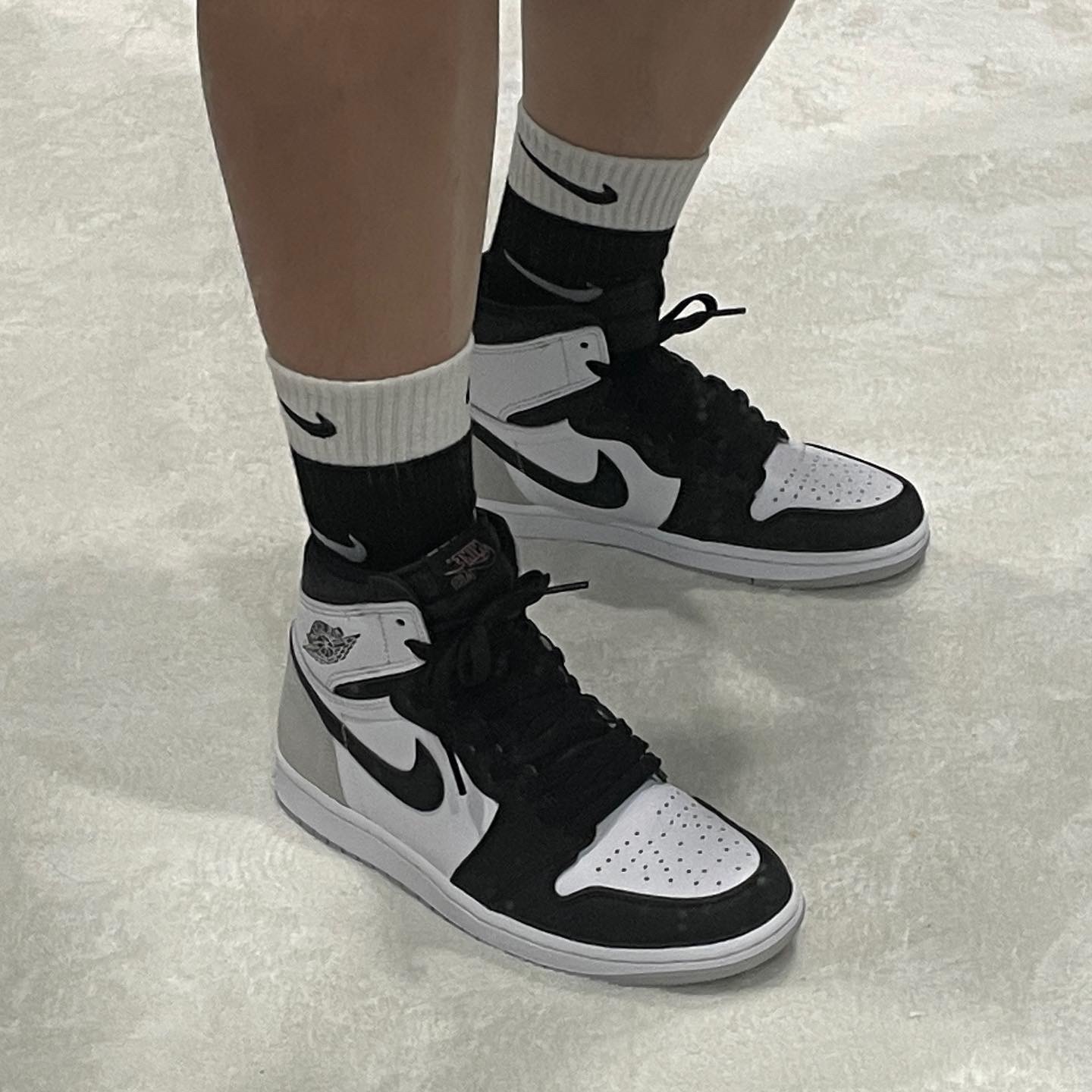 Jordan 1 Retro High OG Bleached Coral 착용 스타일