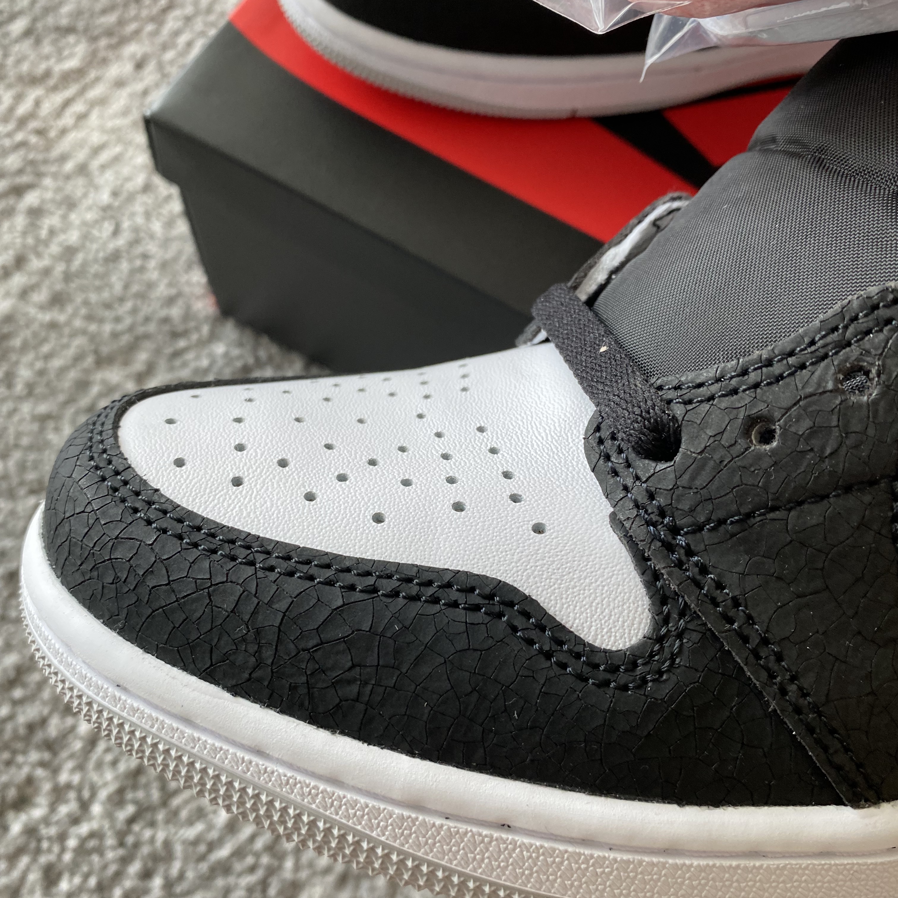 Jordan 1 Retro High OG Bleached Coral 착용 스타일 - 4