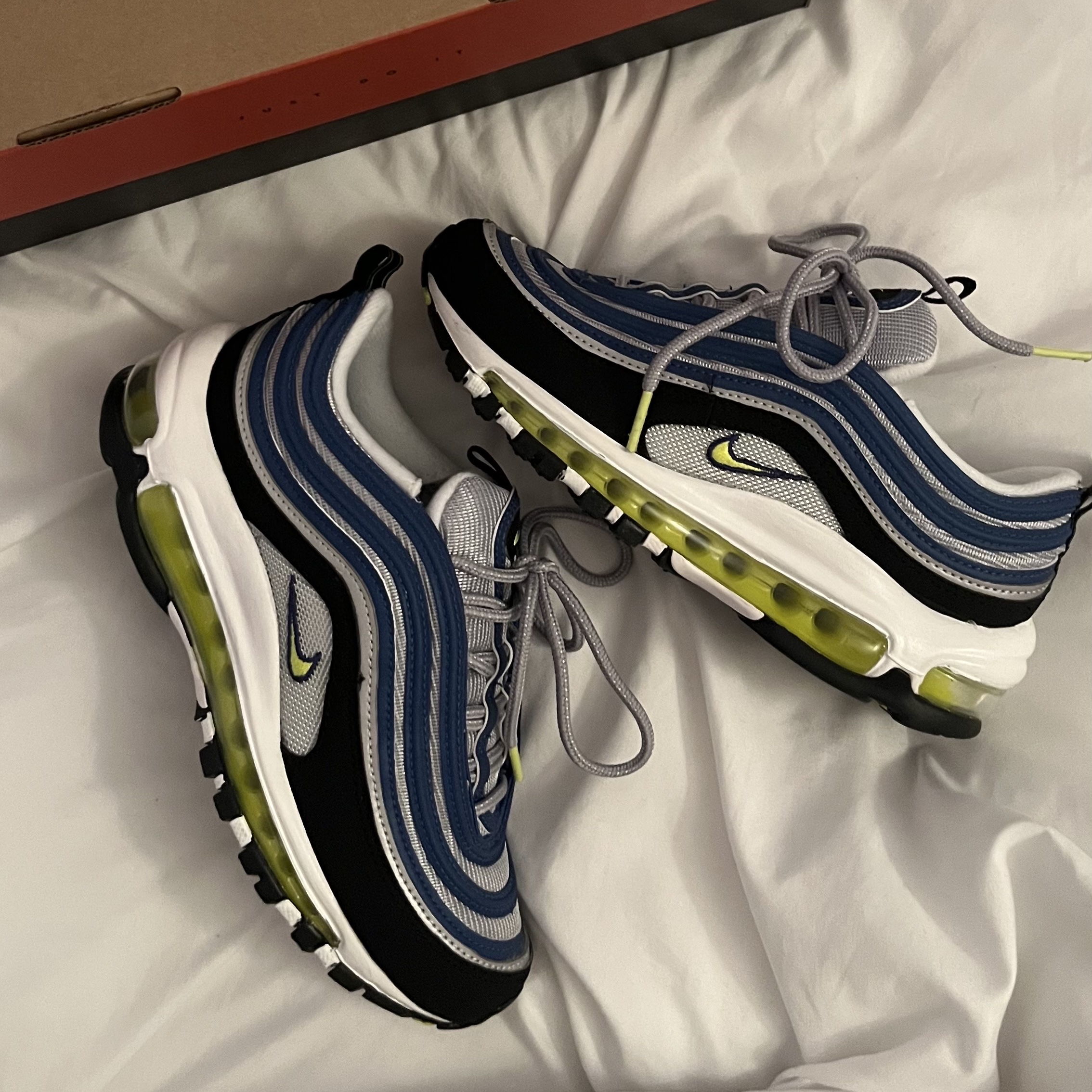 (W) Nike Air Max 97 OG Atlantic Blue and Voltage Yellow 착용 스타일 - 3