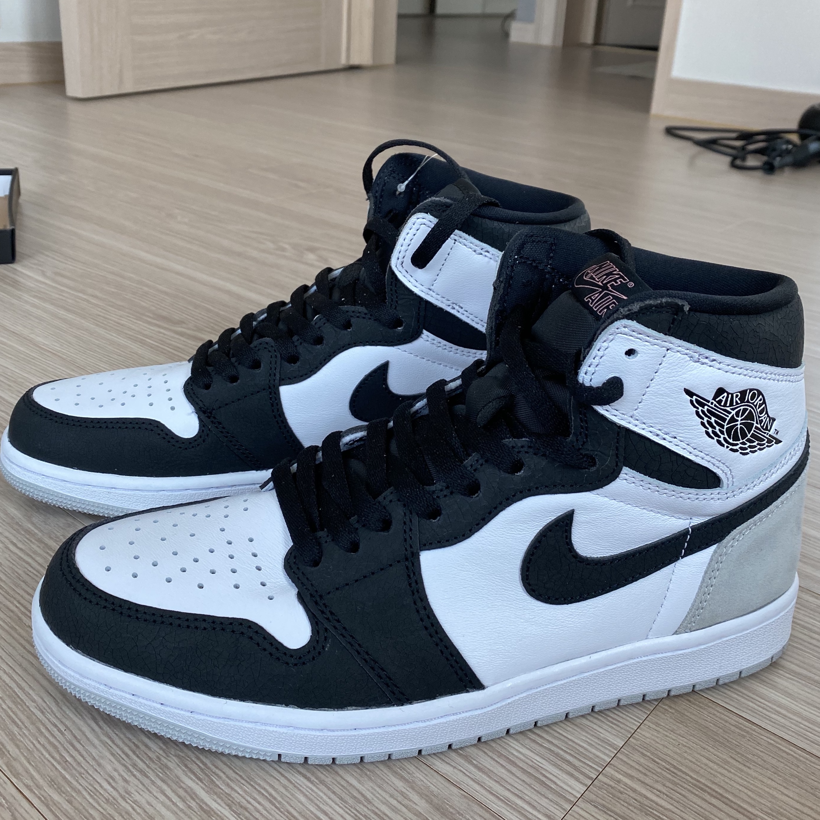 Jordan 1 Retro High OG Bleached Coral 착용 스타일