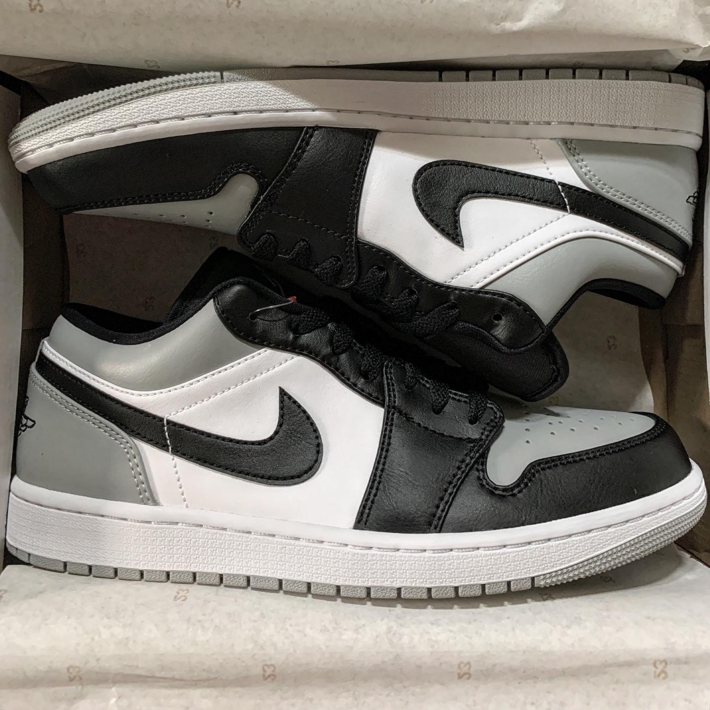 Jordan 1 Low Light Smoke Grey Black 착용 스타일 - 1