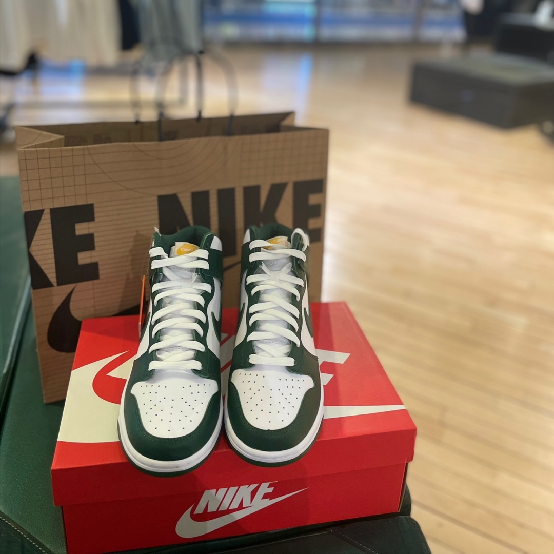 Nike Dunk High Retro Noble Green 착용 스타일 - 3