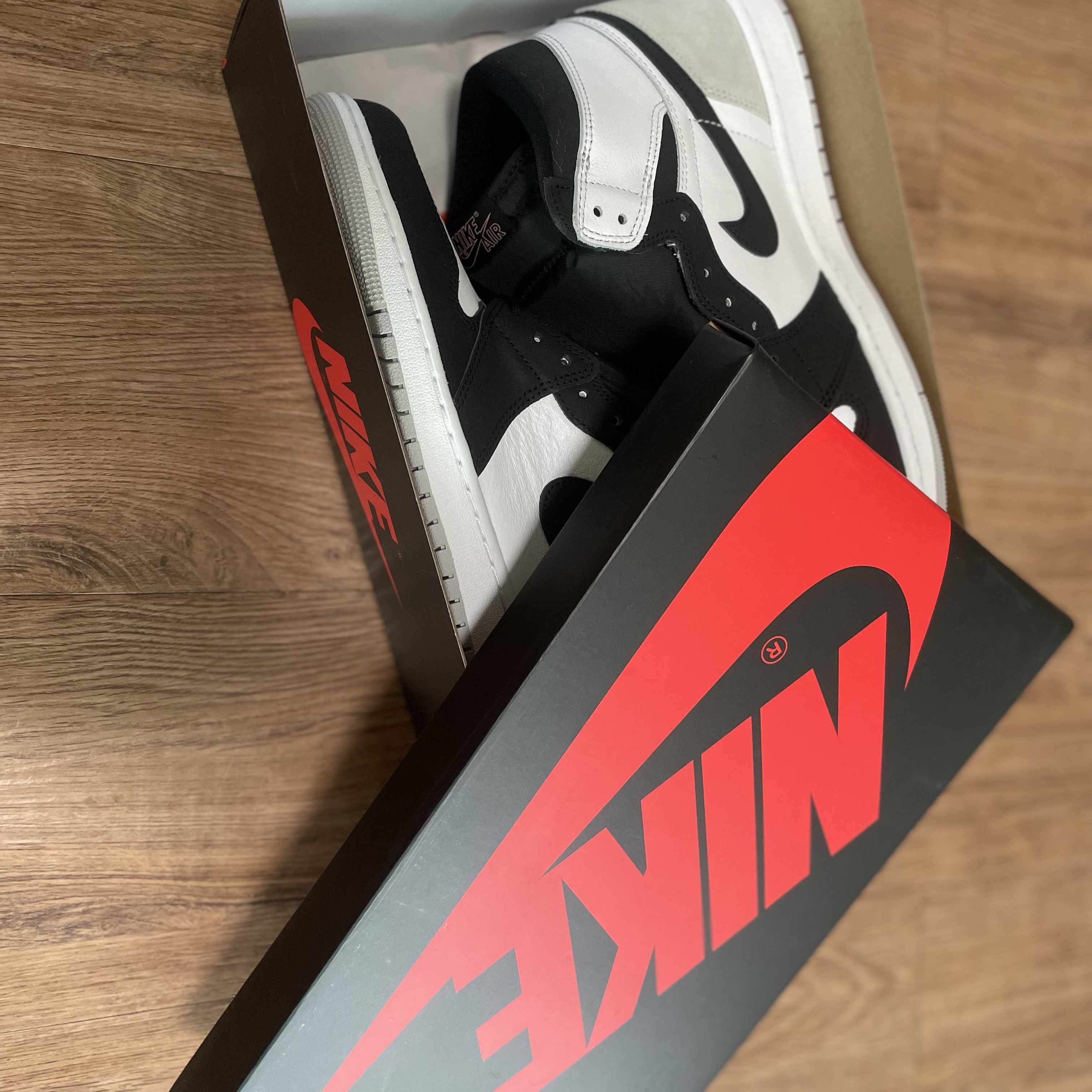 Jordan 1 Retro High OG Bleached Coral 착용 스타일