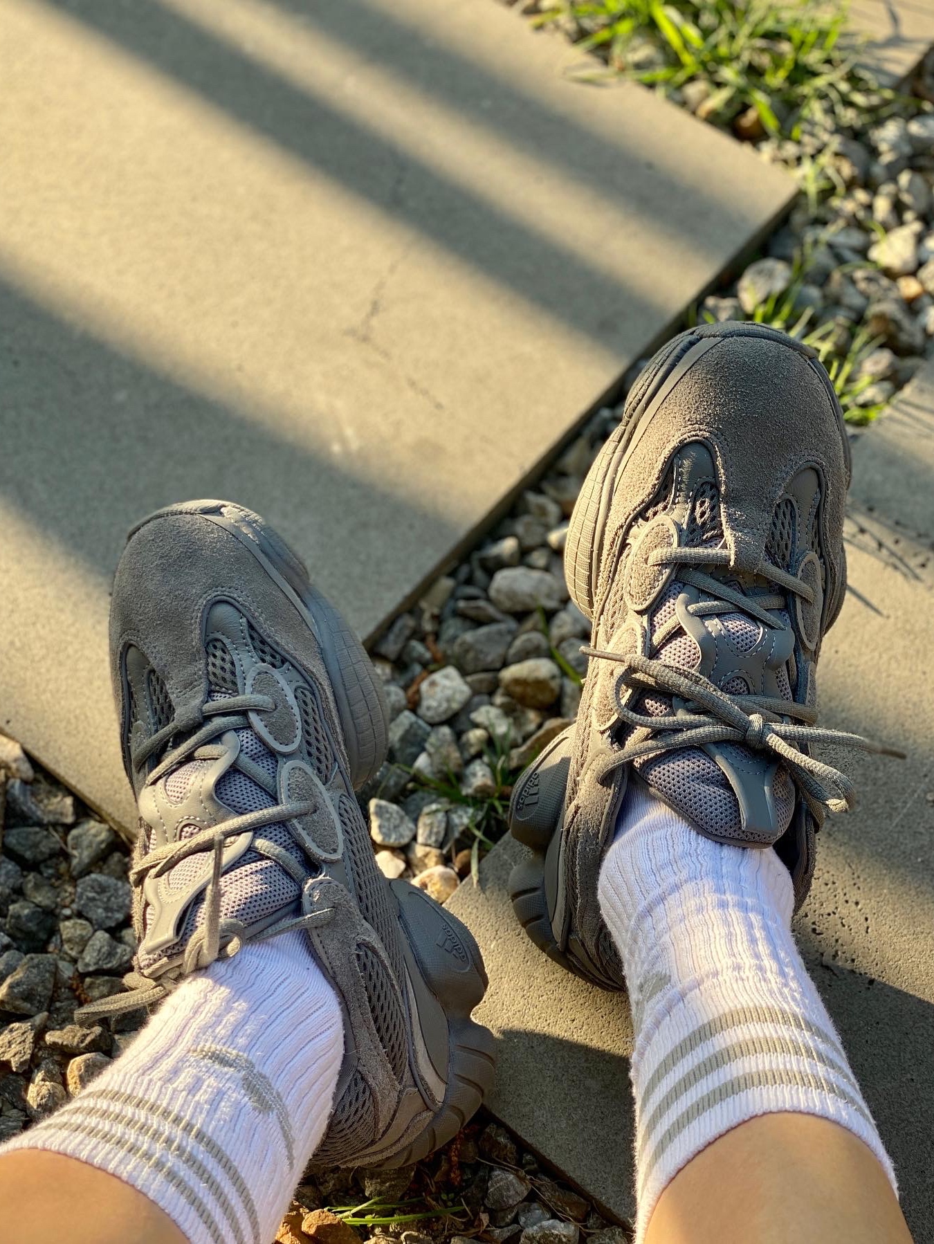 Adidas Yeezy 500 Granite, Supreme Kevlar Denim S Logo 6-Panel Black - 22SS 착용 스타일 - 4