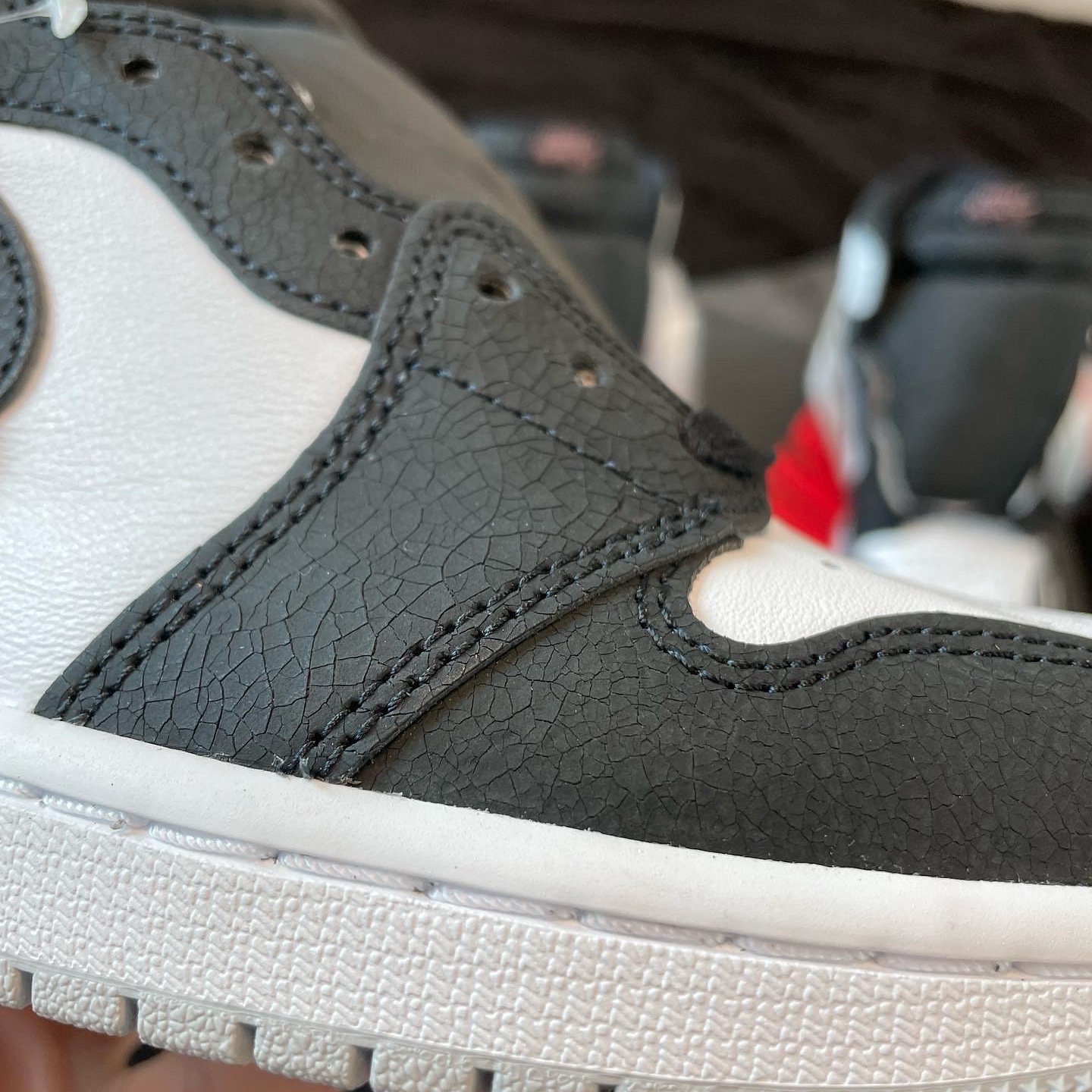 Jordan 1 Retro High OG Bleached Coral 착용 스타일 - 2